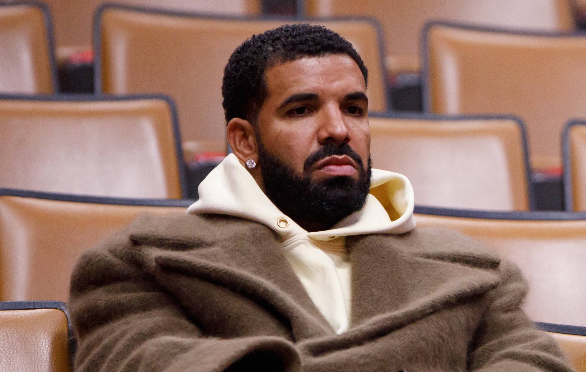 Fashion Nova supprime l'image du sosie de Drake de sa liste de costumes d'Halloween BBL