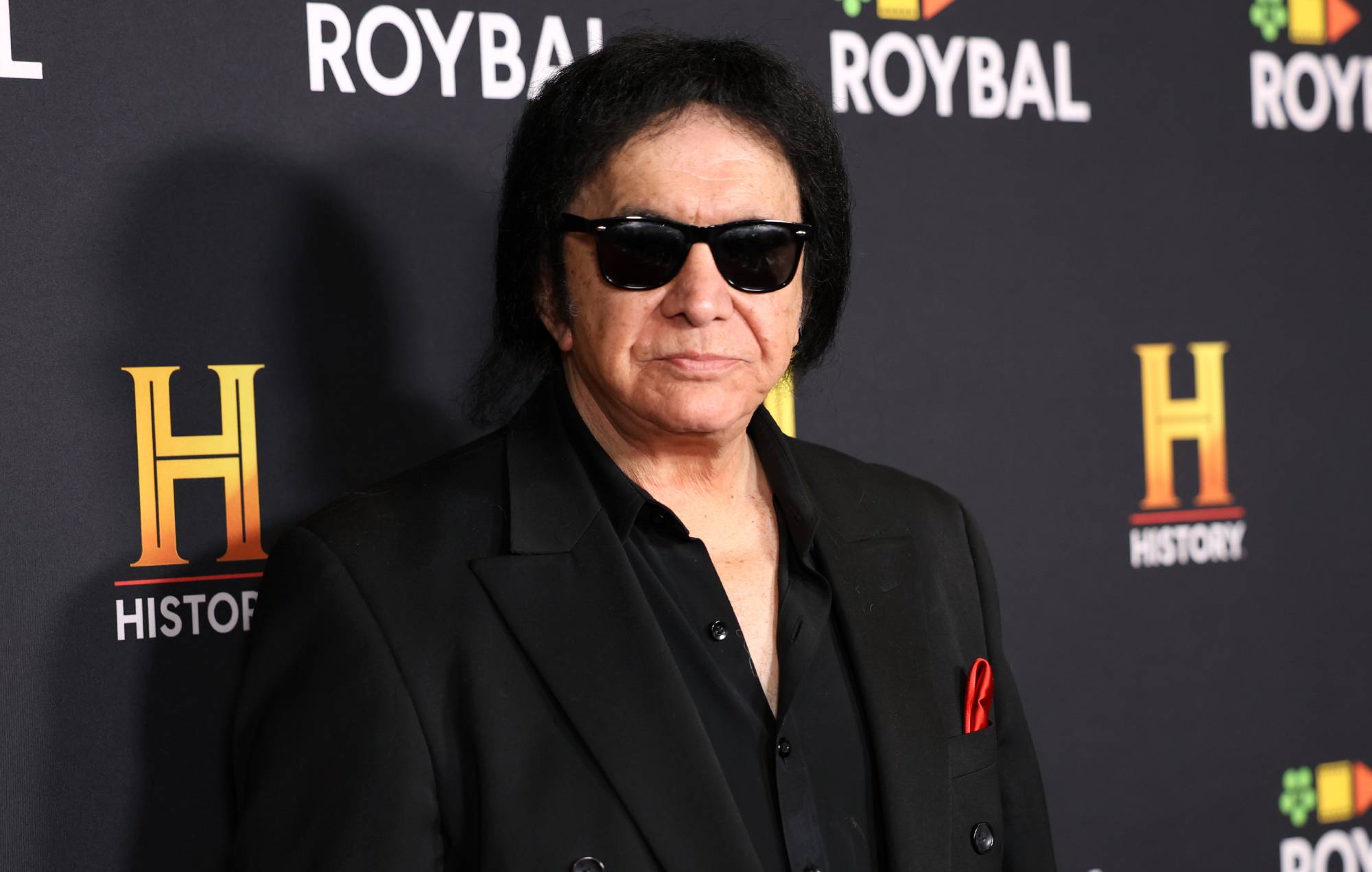 Gene Simmons de KISS dit "Je maintiens chaque mot que j'ai dit" après les accusations de misogynie dans "Dancing With The Stars"