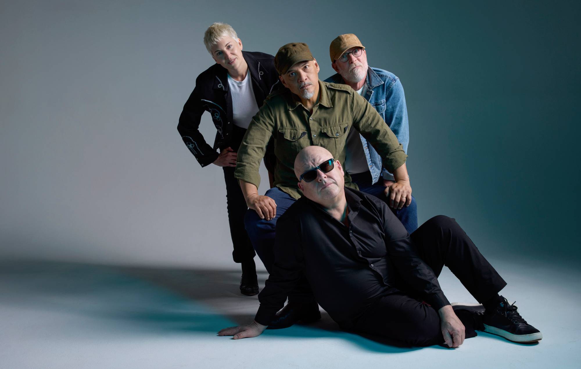 Les Pixies parlent de la lutte contre les zombies sur leur nouvel album – et conseils de retrouvailles pour Oasis