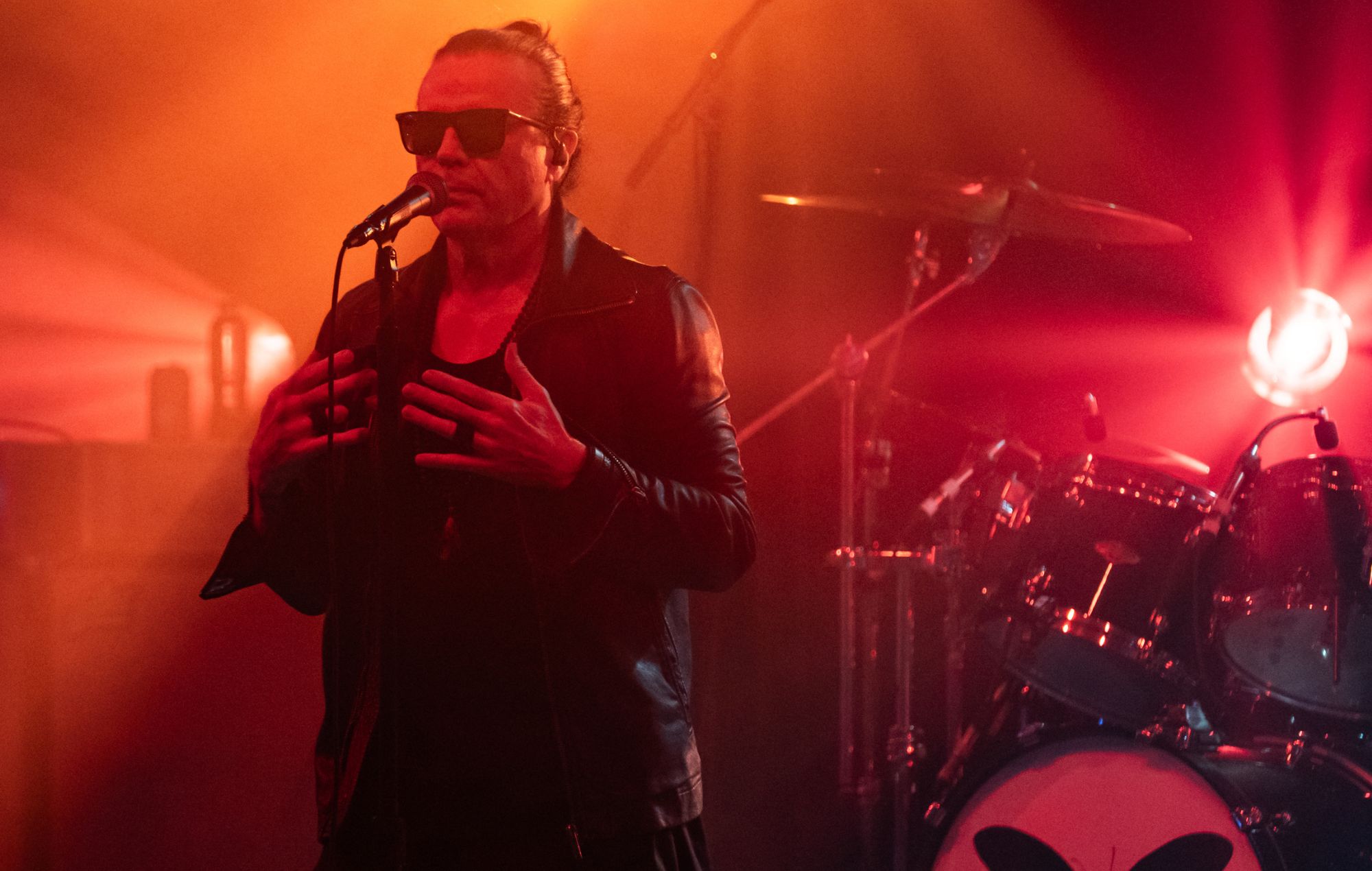 Ian Astbury parle de la résurgence du goth, de l'héritage de David Bowie et de la « renaissance » de The Cult