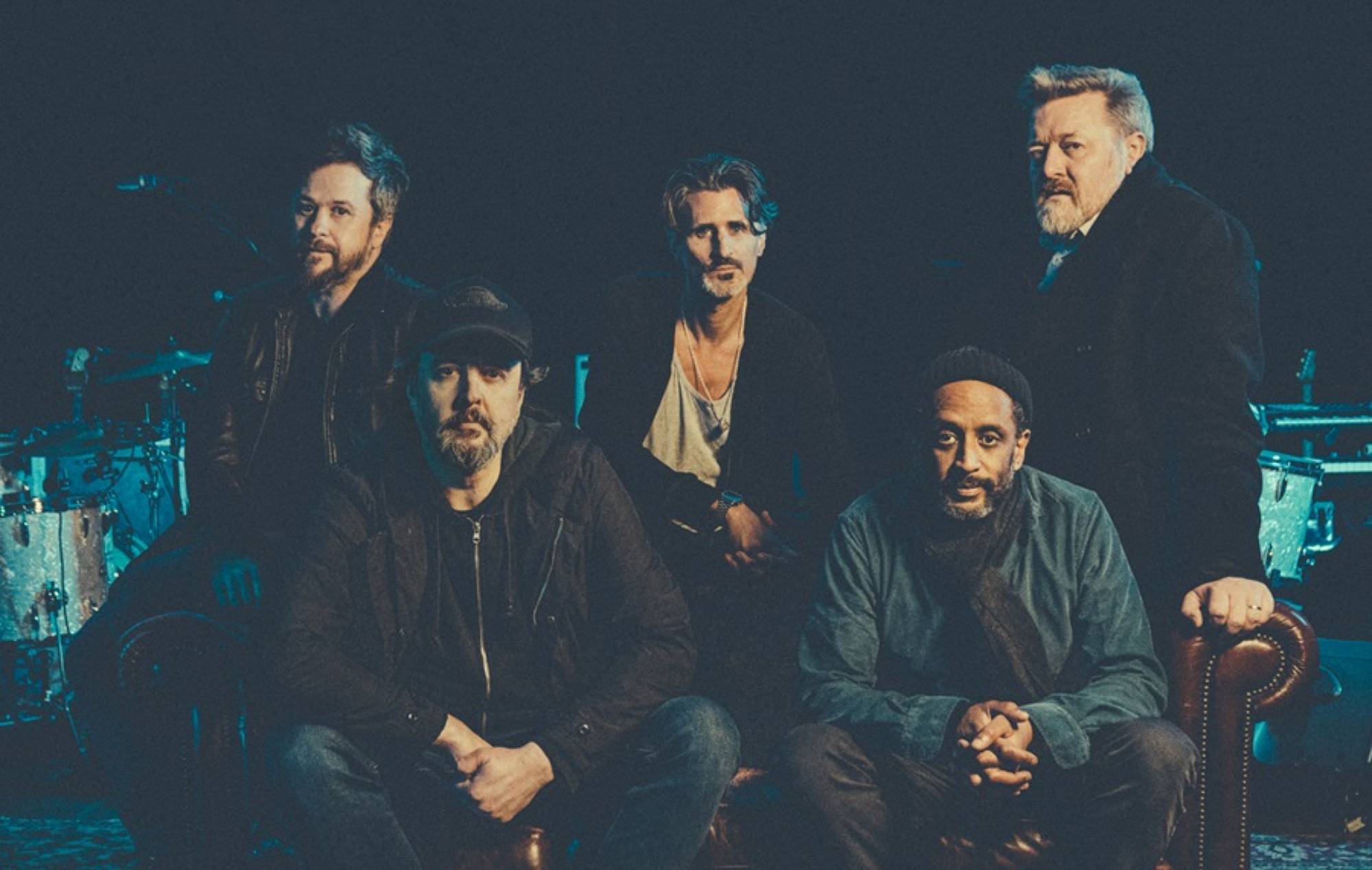 Elbow Talk "Sabbath-y", le single "Adriana Again" et le nouvel EP "garage rock"