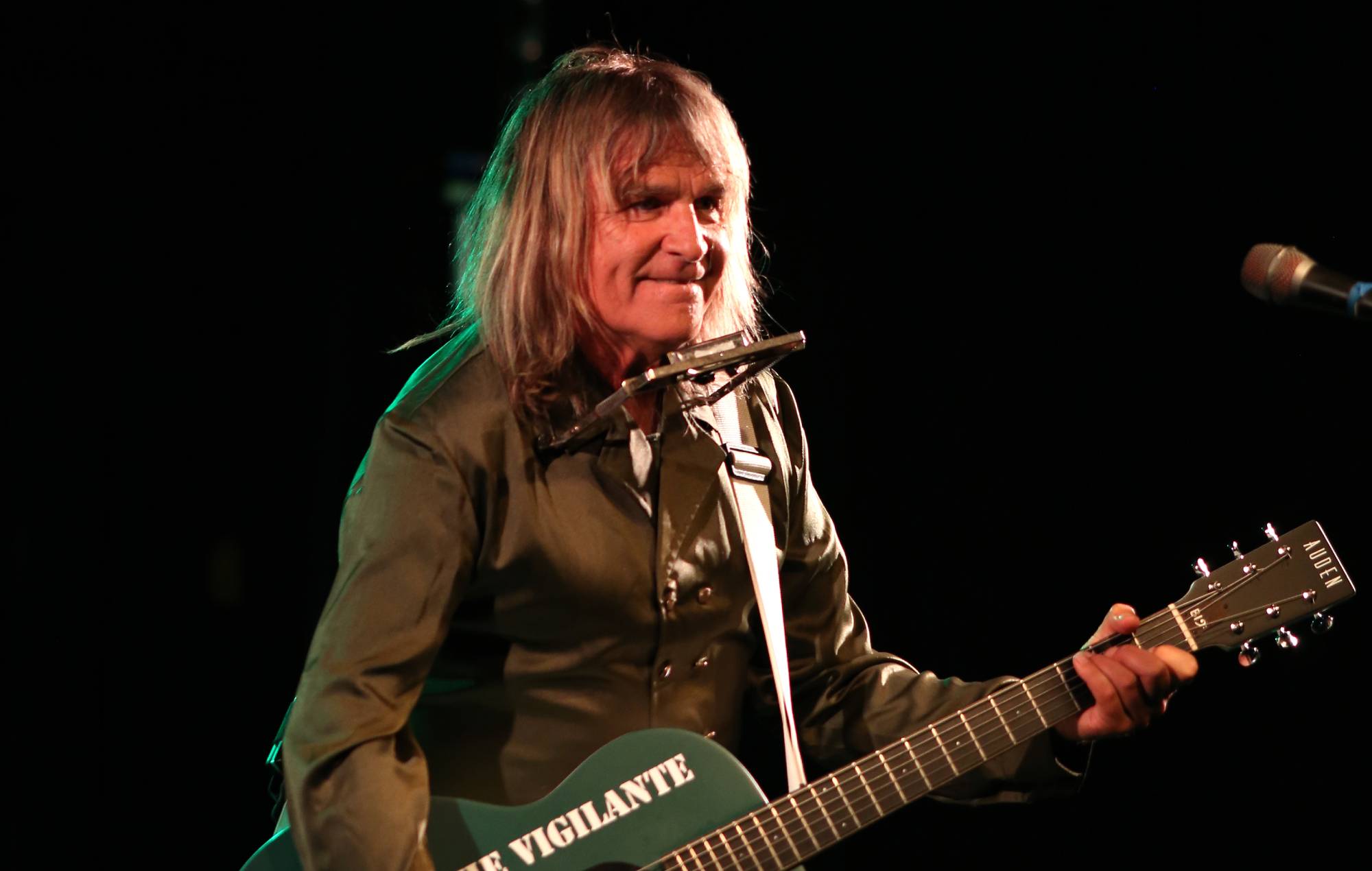 Mike Peters de The Alarm appelle à des donneurs de cellules souches alors que le cancer revient
