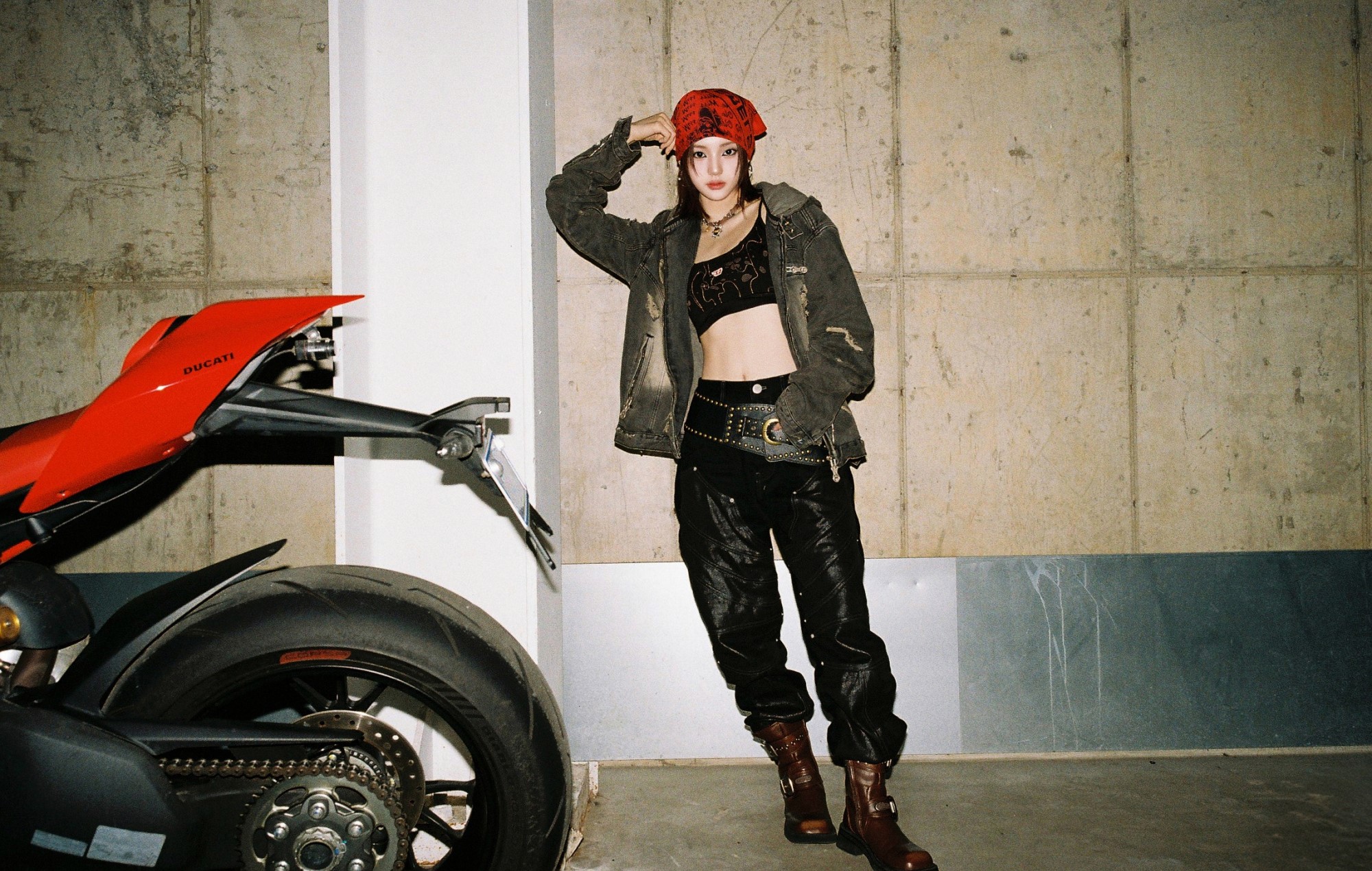 triple vision visionnaire a frappé le sol effectuer une interview