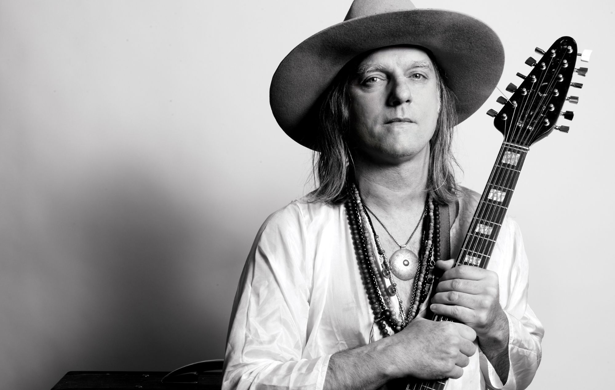 Anton Newcombe de Brian Jonestown Massacre parle de nouveau matériel et d'être « blâmé pour tout »