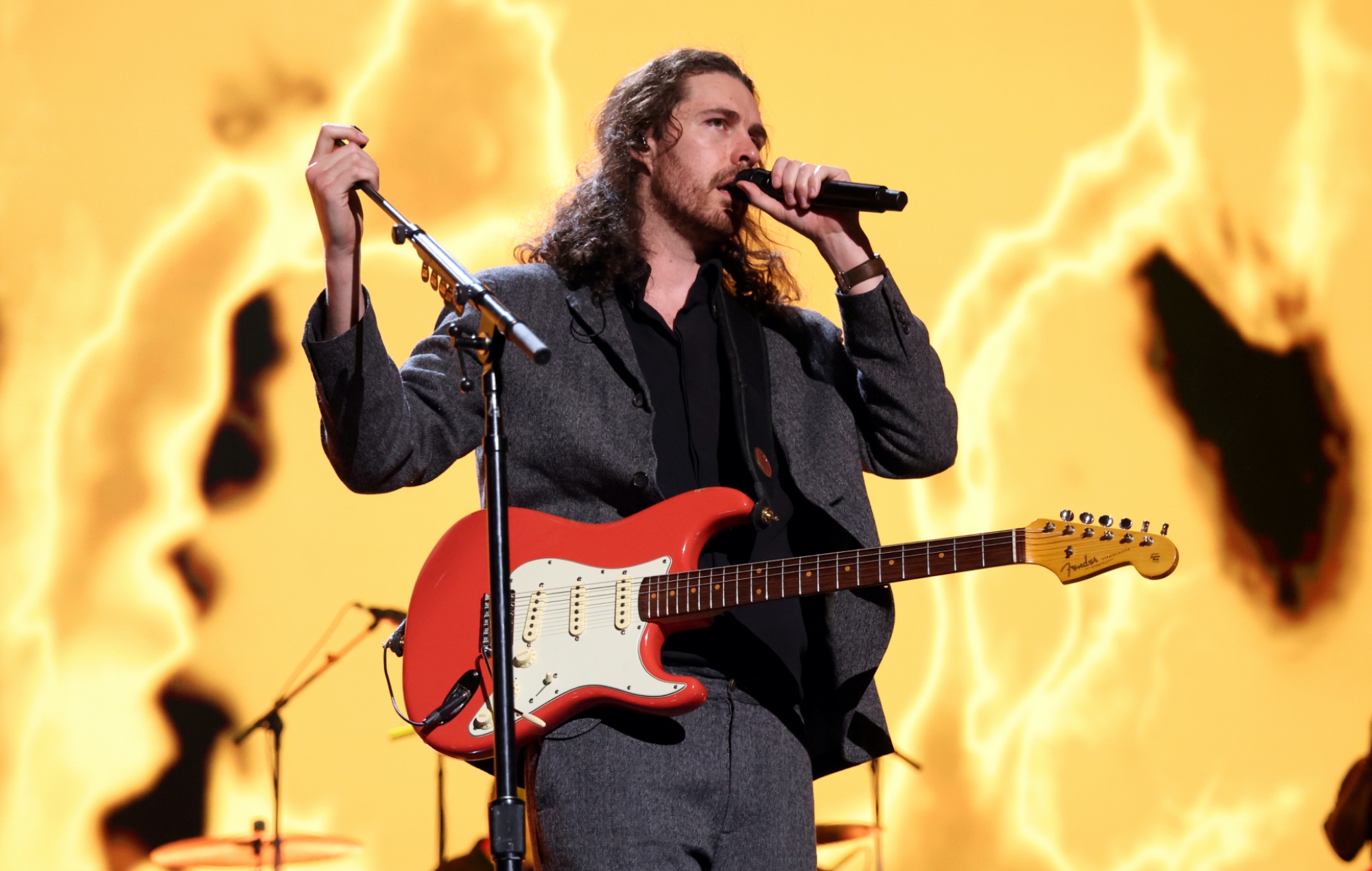 Écoutez le nouveau single atmosphérique de Hozier, « Hymn To Virgil »