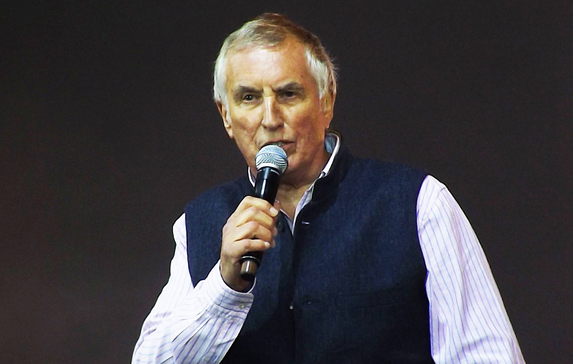 Johnnie Walker, légende de la radio de la BBC, est décédé à l'âge de 79 ans