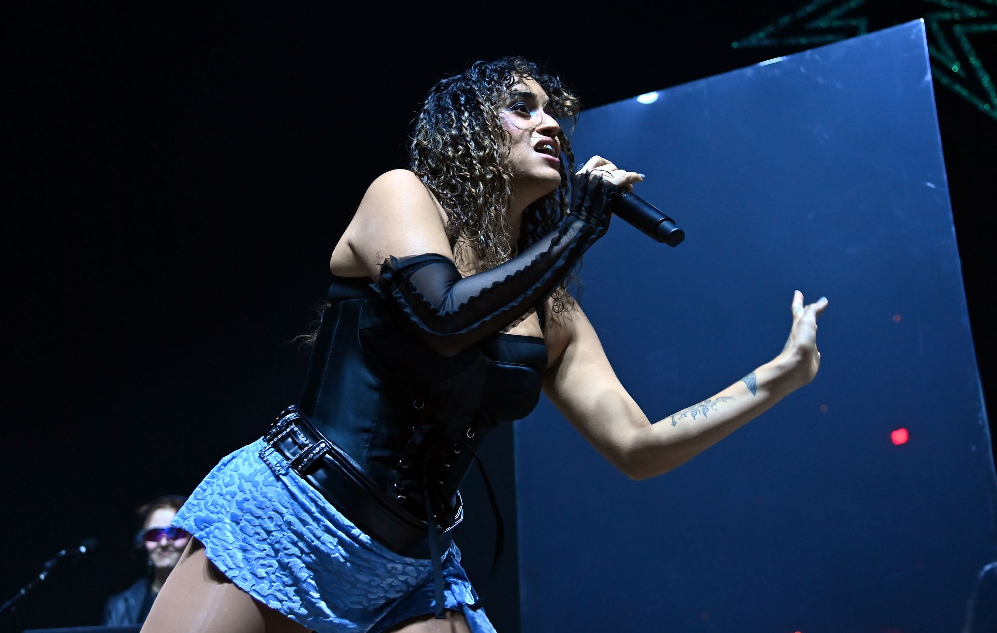 Collecte de fonds lancée pour Empress Of et sa famille après avoir perdu leur maison dans les incendies de forêt de Los Angeles