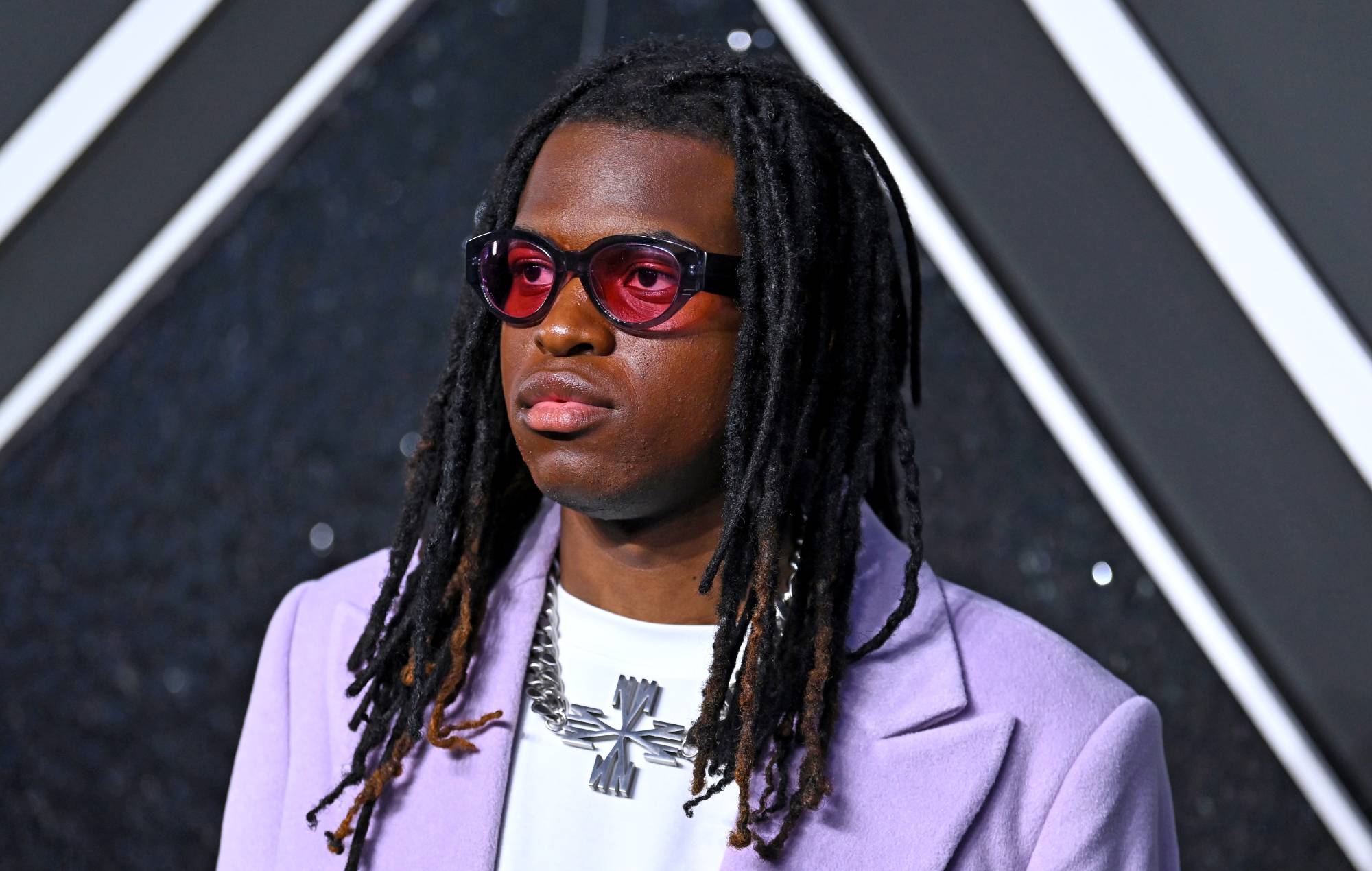 Jordan Adetunji annonce une nouvelle mixtape « A Jaguar's Dream » avec le single « Too Many Women » avec Kwn