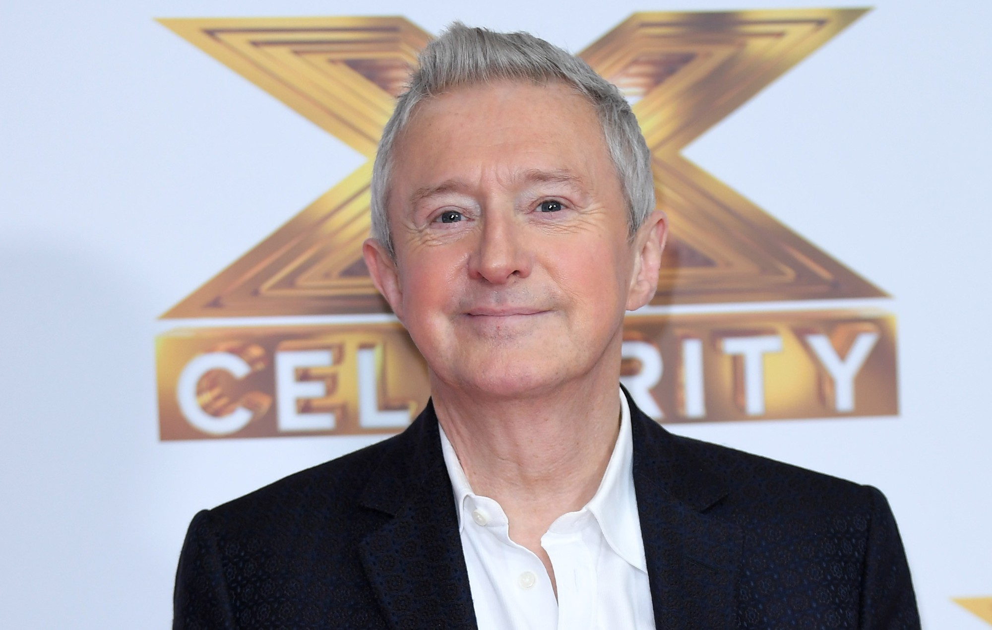 Louis Walsh admet avoir inventé des articles de presse dans la bande-annonce du documentaire Boyzone