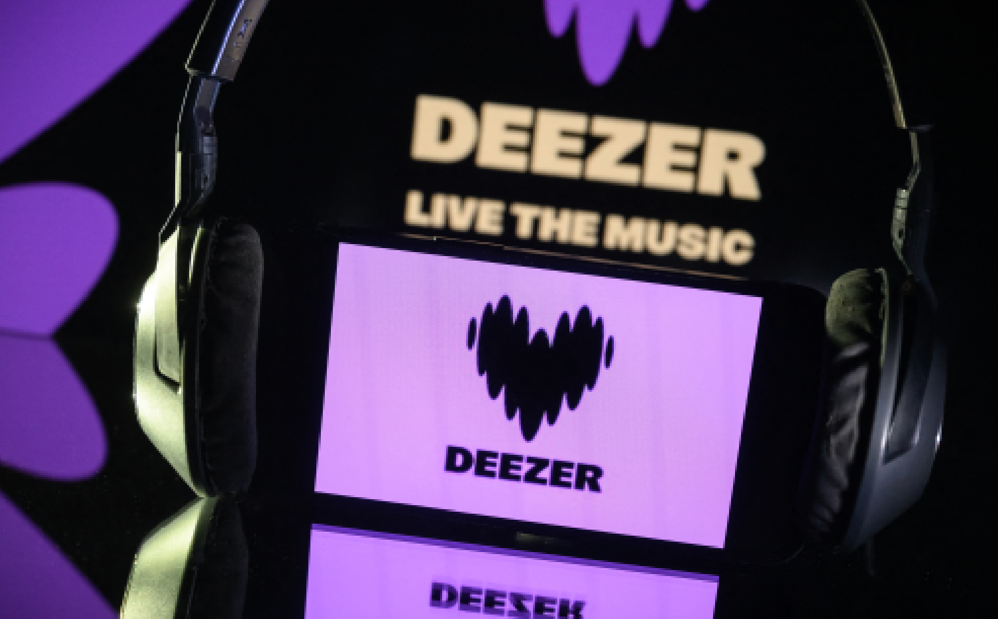 10 000 pistes générées par AI sont téléchargées sur Deezer tous les jours