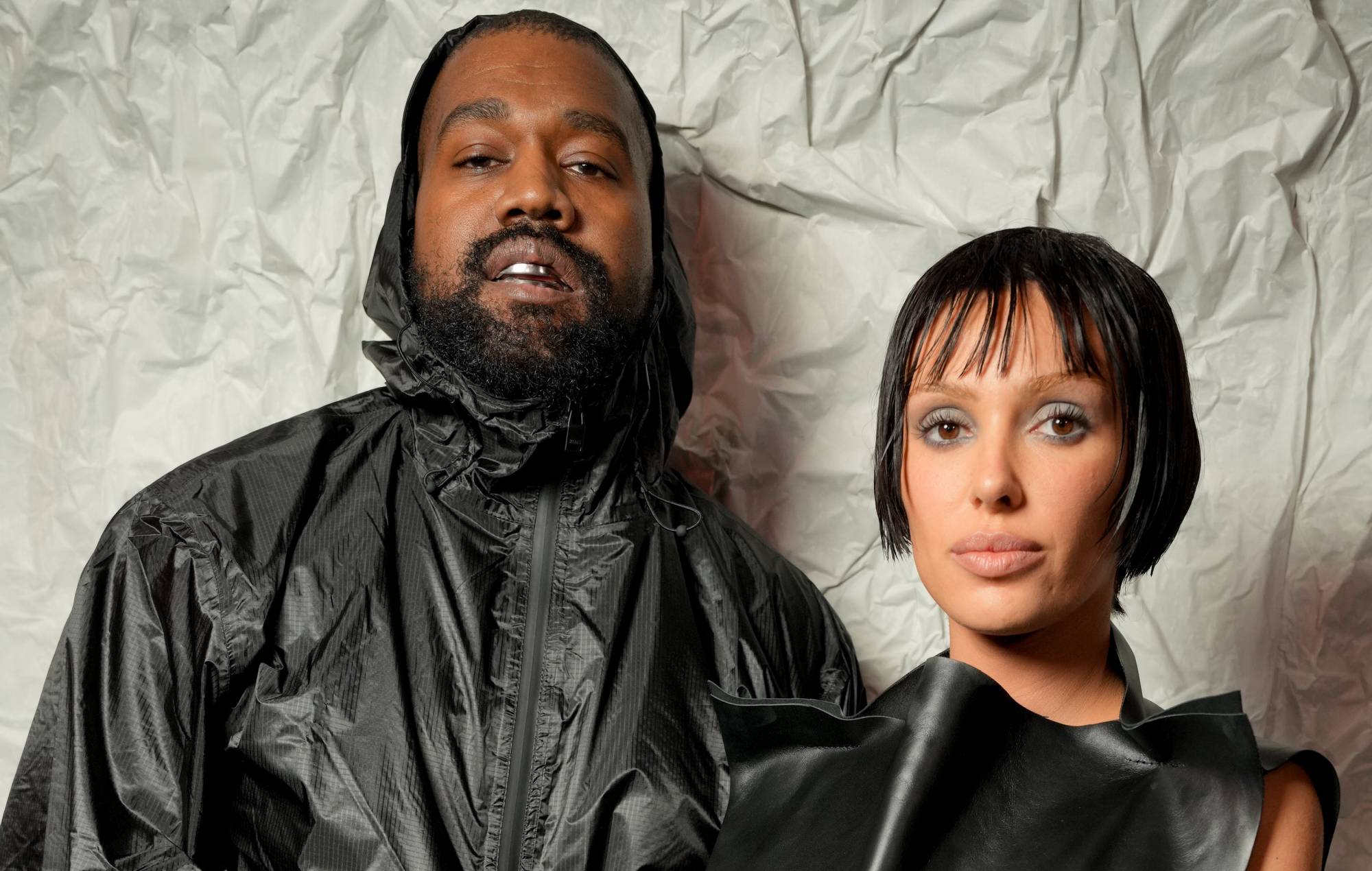 Le représentant de Bianca Censori nie l'appel à l'aide, dit que le compte Twitter / X est faux après la diatribe remplie de haine de Kanye West