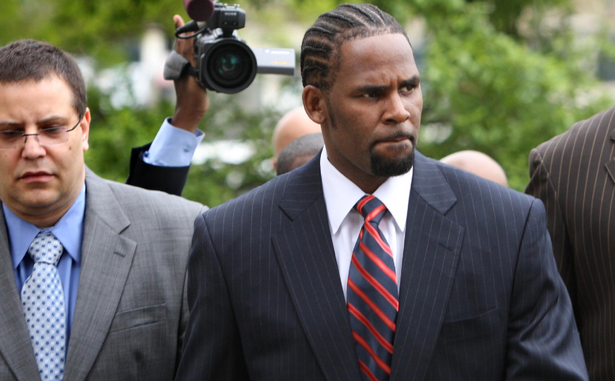 R Kelly dit qu'il a écrit 25 albums et continué de la musique en prison