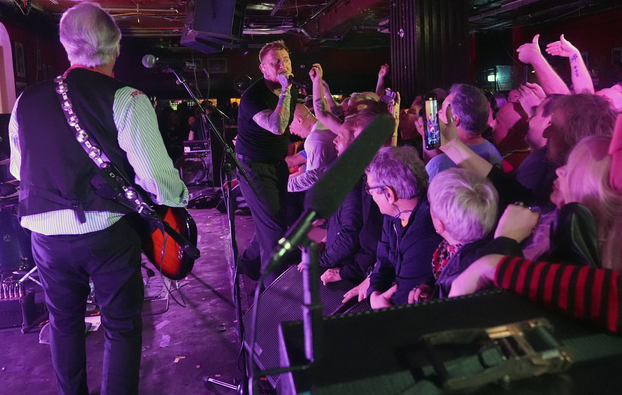 Sex Pistols avec Frank Carter se produisant au 100 Club, Londres (photo de Lucy North / PA Images via Getty Images)