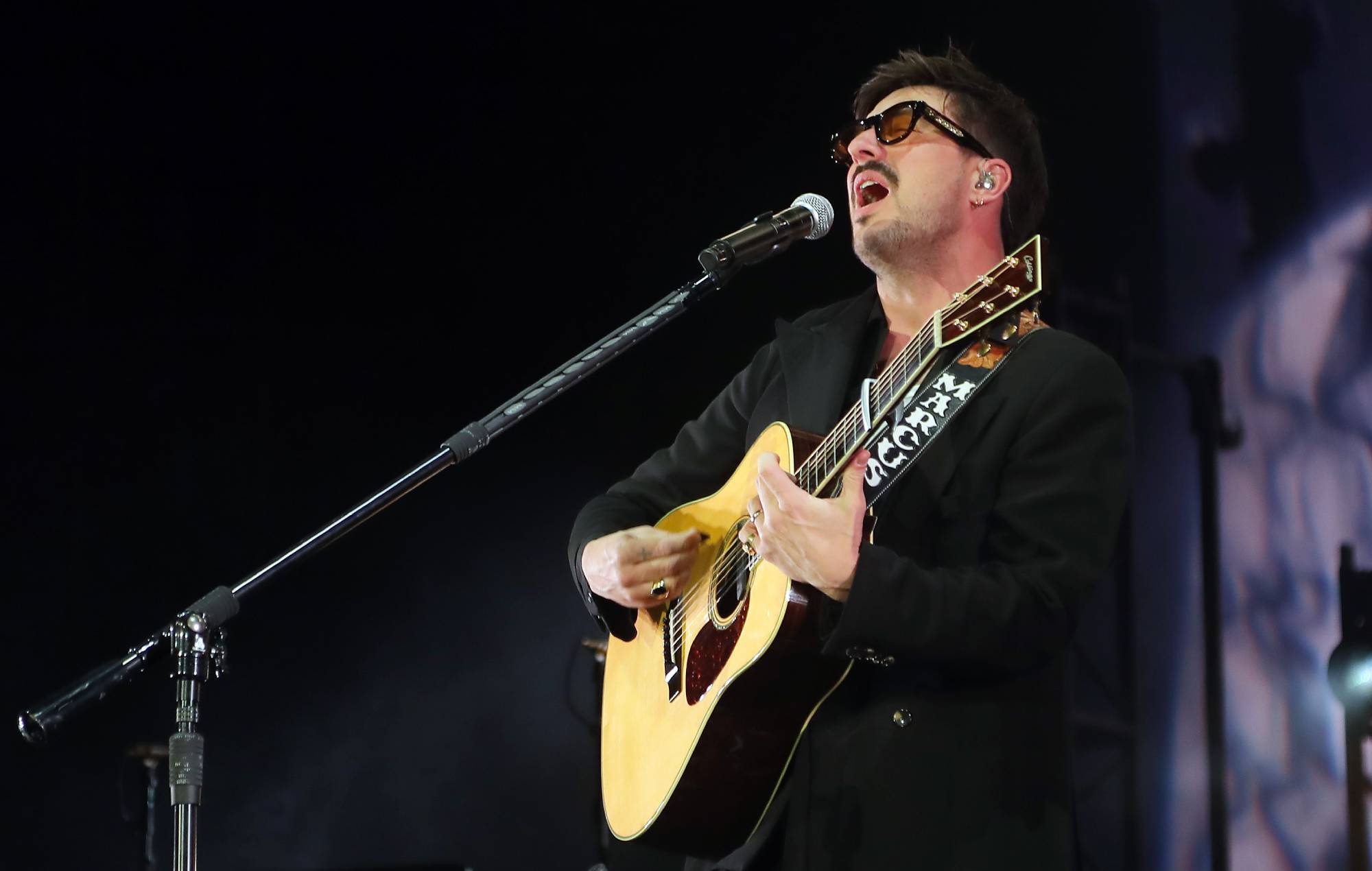 Mumford & Sons ajoute de nouvelles dates à la tournée de la Royaume-Uni en 2025 après que tous les spectacles vendent "dans les deux heures"