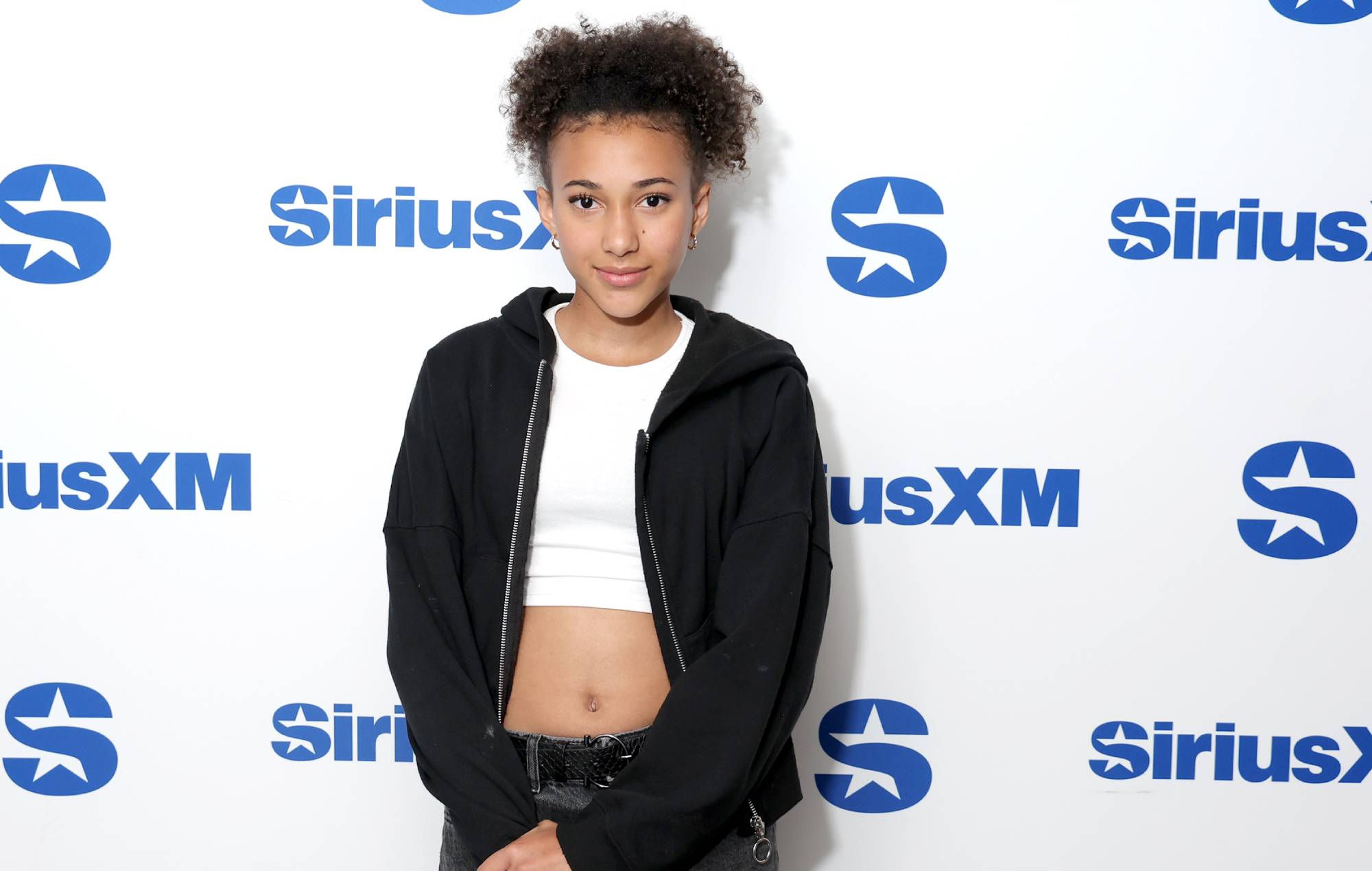 Nandi Bushell partage le single de rêve `` The Only '' avec un nouveau groupe Blu Reflection