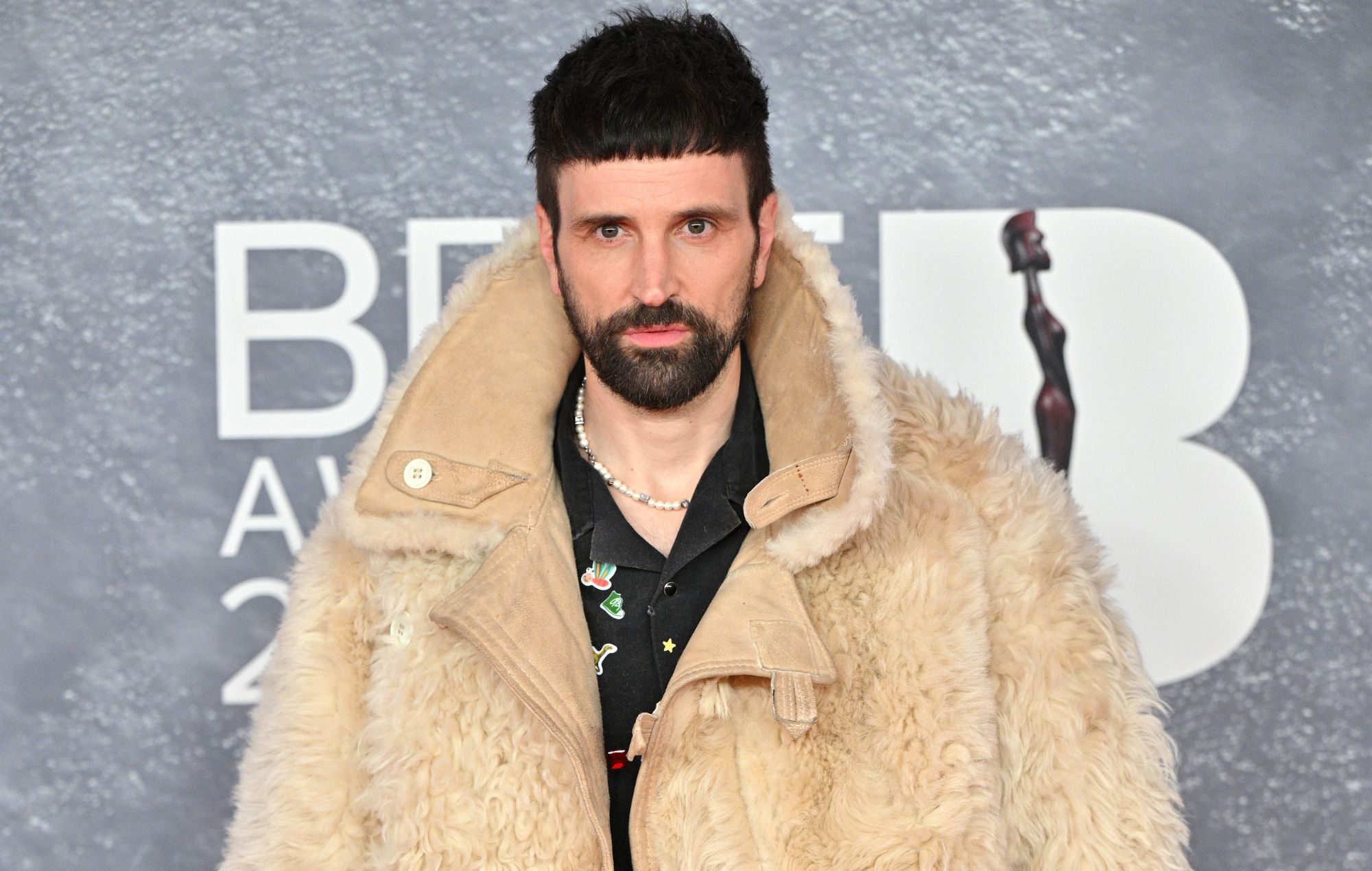 Serge Pizzorno parle en collaboration avec Noel Fielding et quelle est la prochaine étape pour Kasabian