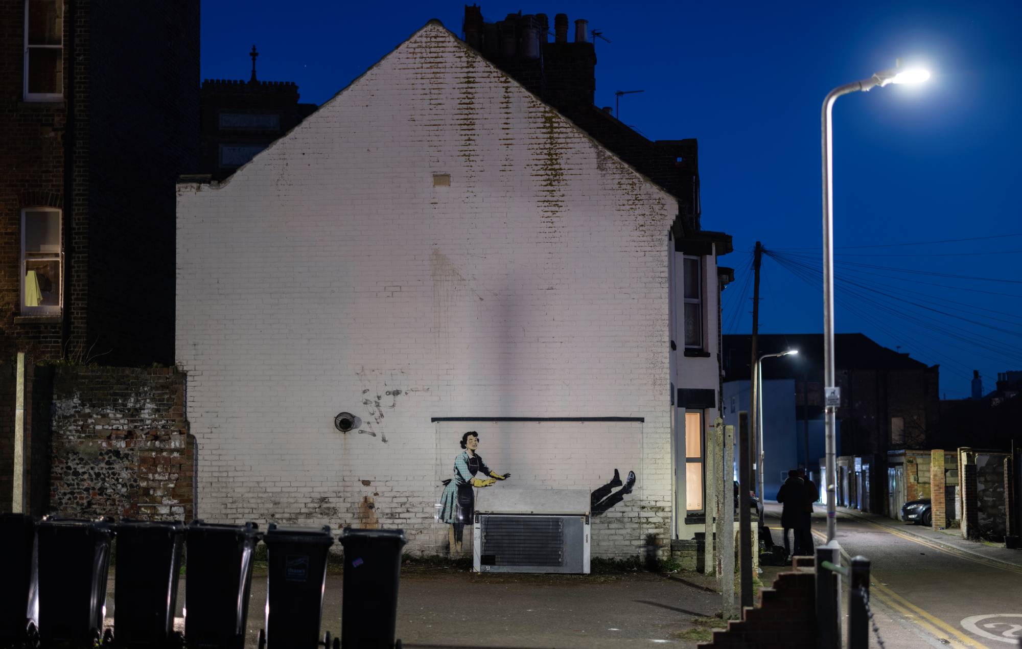 Des séquences vidéo rares de l'équipe de Banksy au travail capturées à Margate