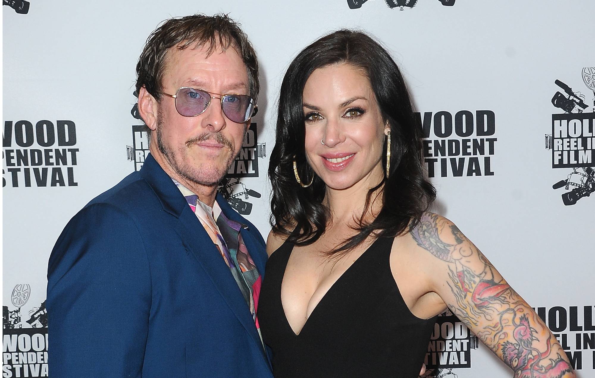 Scott Shriner de Weezer s'exprime après que la police a été abattue par la police et arrêtée pour tentative de meurtre