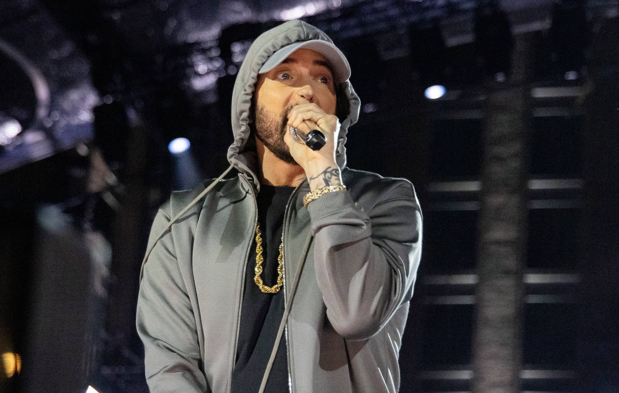 Eminem maintenant un grand-père en tant que fille Hailie Jade accueille le premier enfant - avec les initiales «EM&M»