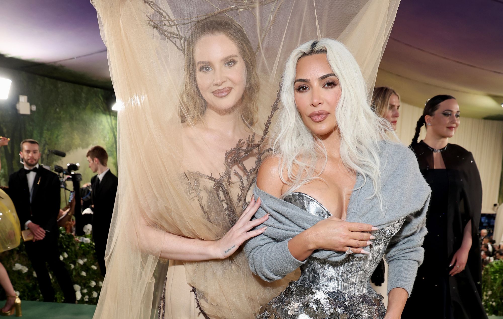 Lana Del Rey répond aux affirmations que Kim Kardashian la poursuit