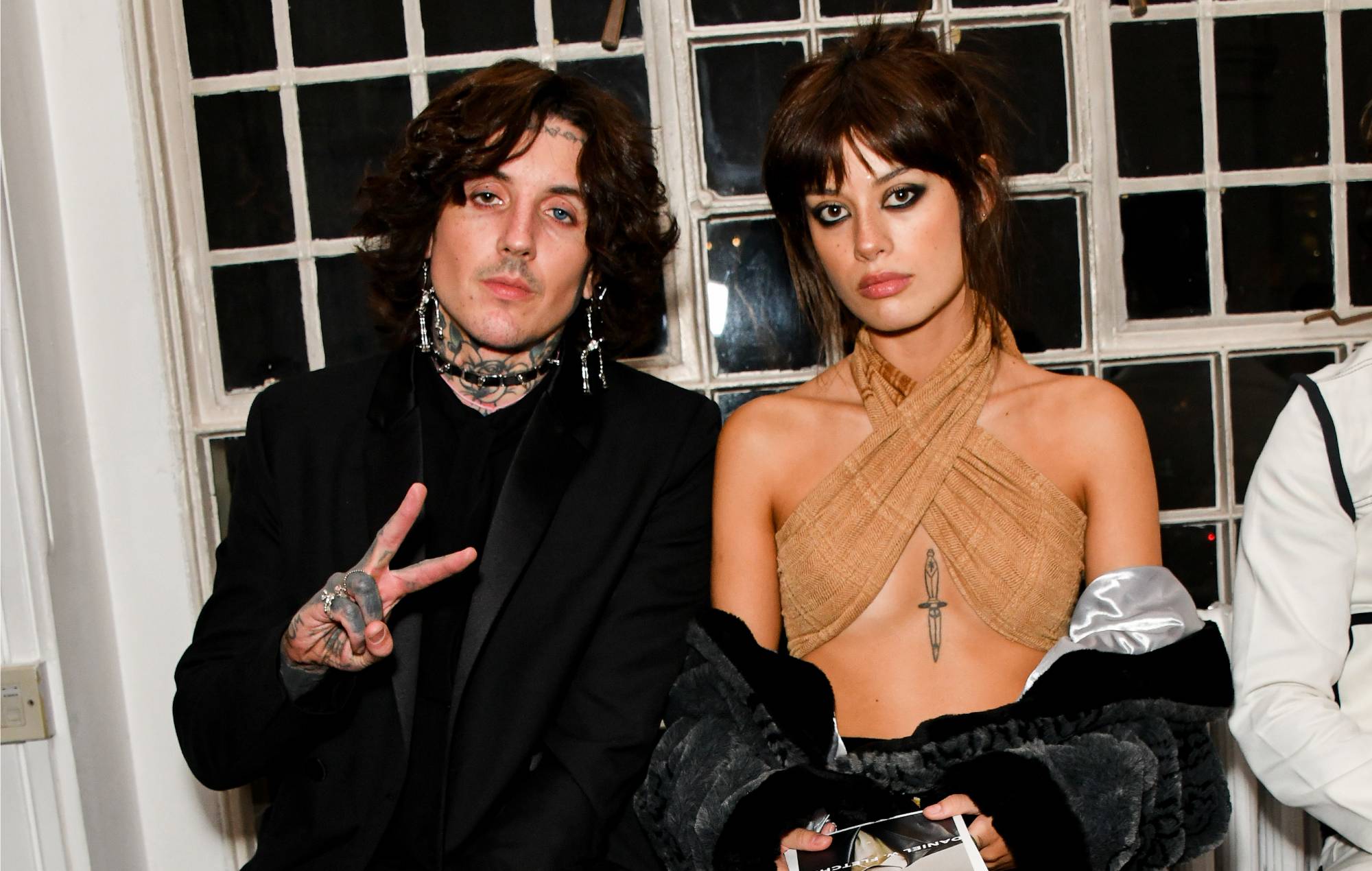 Apportez-moi l'Oli Sykes de l'horizon et le partenaire Alissic révèle qu'ils attendent des jumeaux