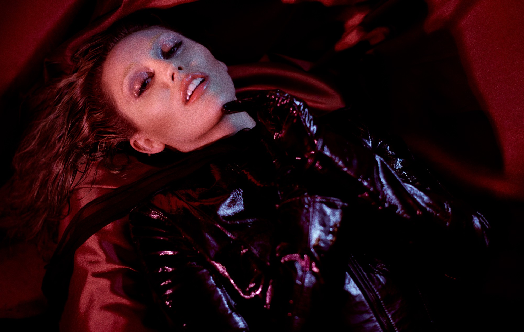 Miley Cyrus révèle que Harrison Ford lui a dit de "jouer dans la forêt"