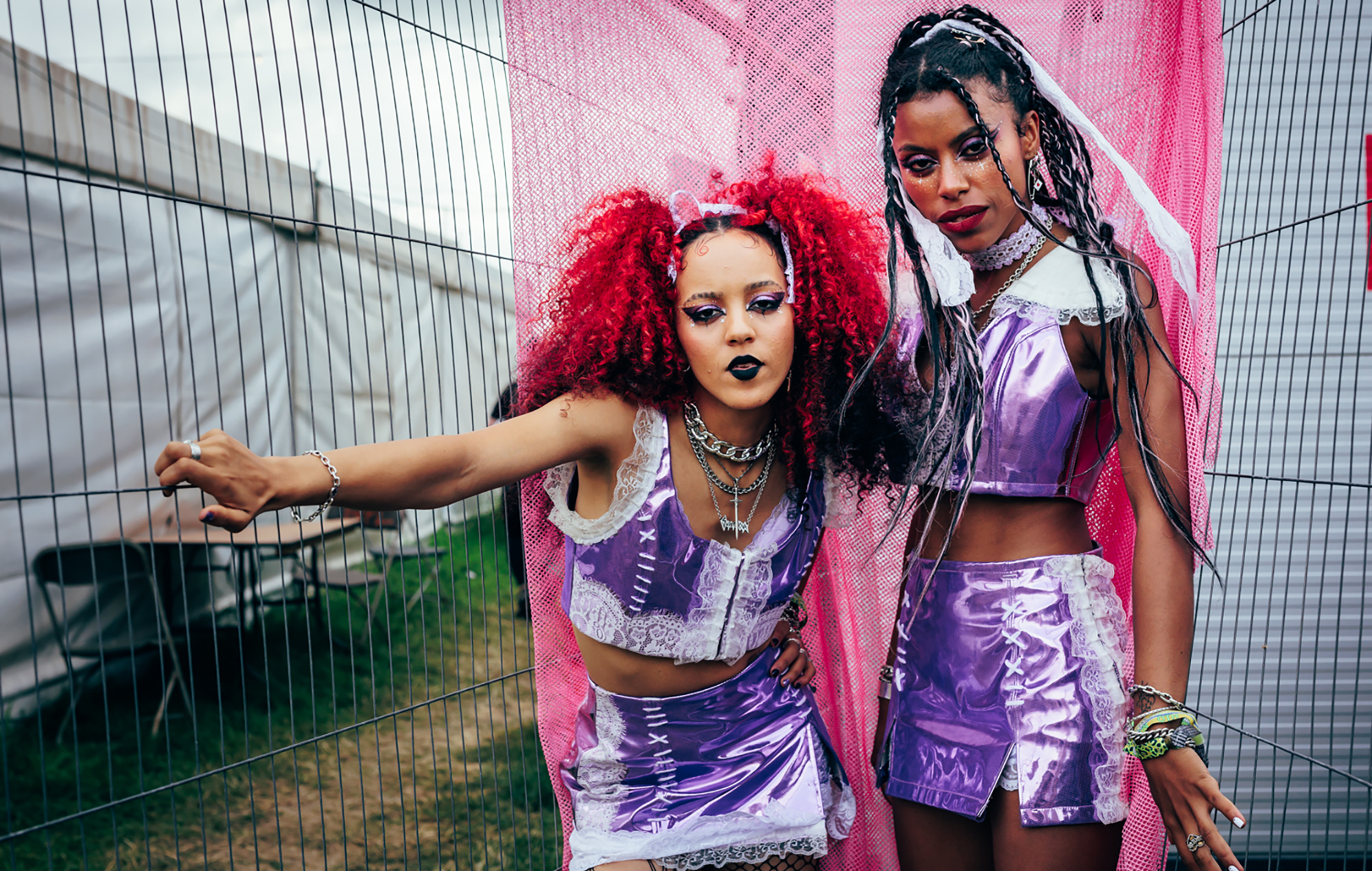 Nova Twins couvre Charli XCX et Billie Eilish 'Guess'