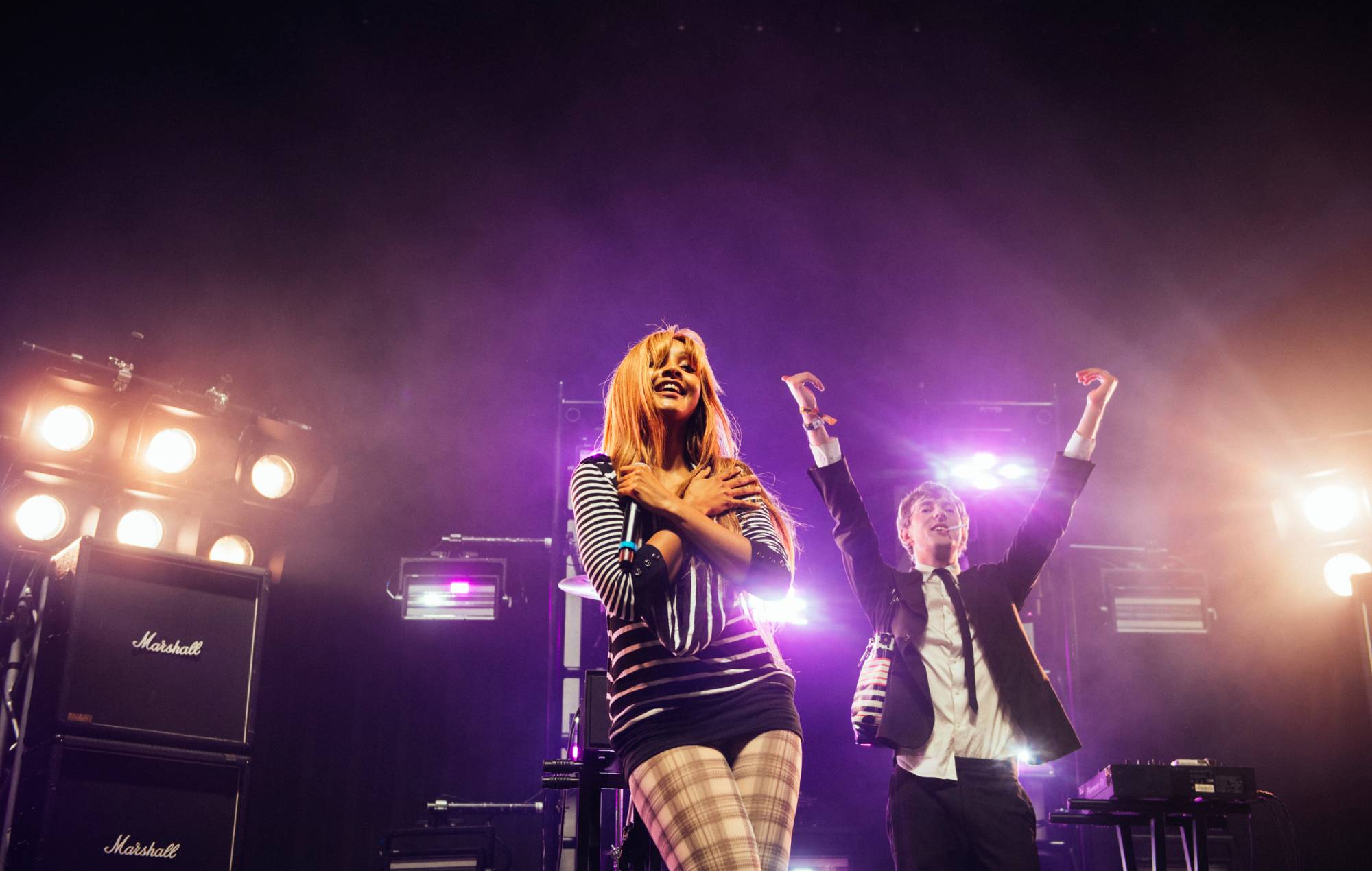Regardez PinkPantheress faire une apparition surprise au Dare's Lido Festival pour interpréter `` Stateside ''