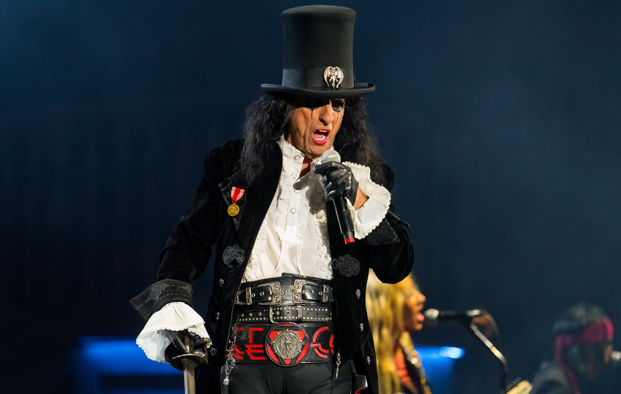 Alice Cooper dit que la victoire électorale de Donald Trump était parce que "il est devenu tellement" réveillé "avec le peuple Biden"