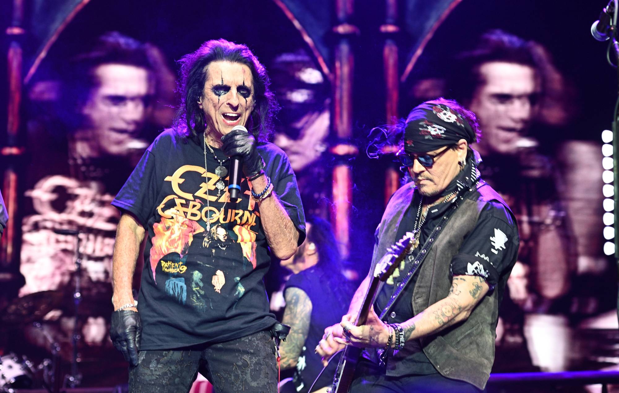 Regardez Alice Cooper et Johnny Depp jouer «paranoïde» en hommage à Ozzy Osbourne