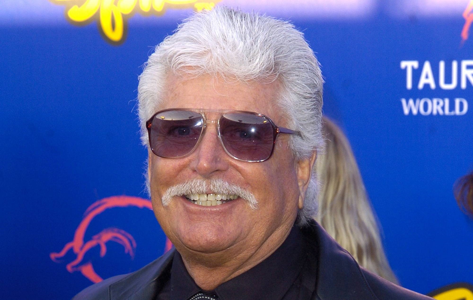 Ronnie Rondell Jr, cascadeur d'Hollywood a incendié la couverture de l'album de Pink Floyd, la couverture de l'album, est morte