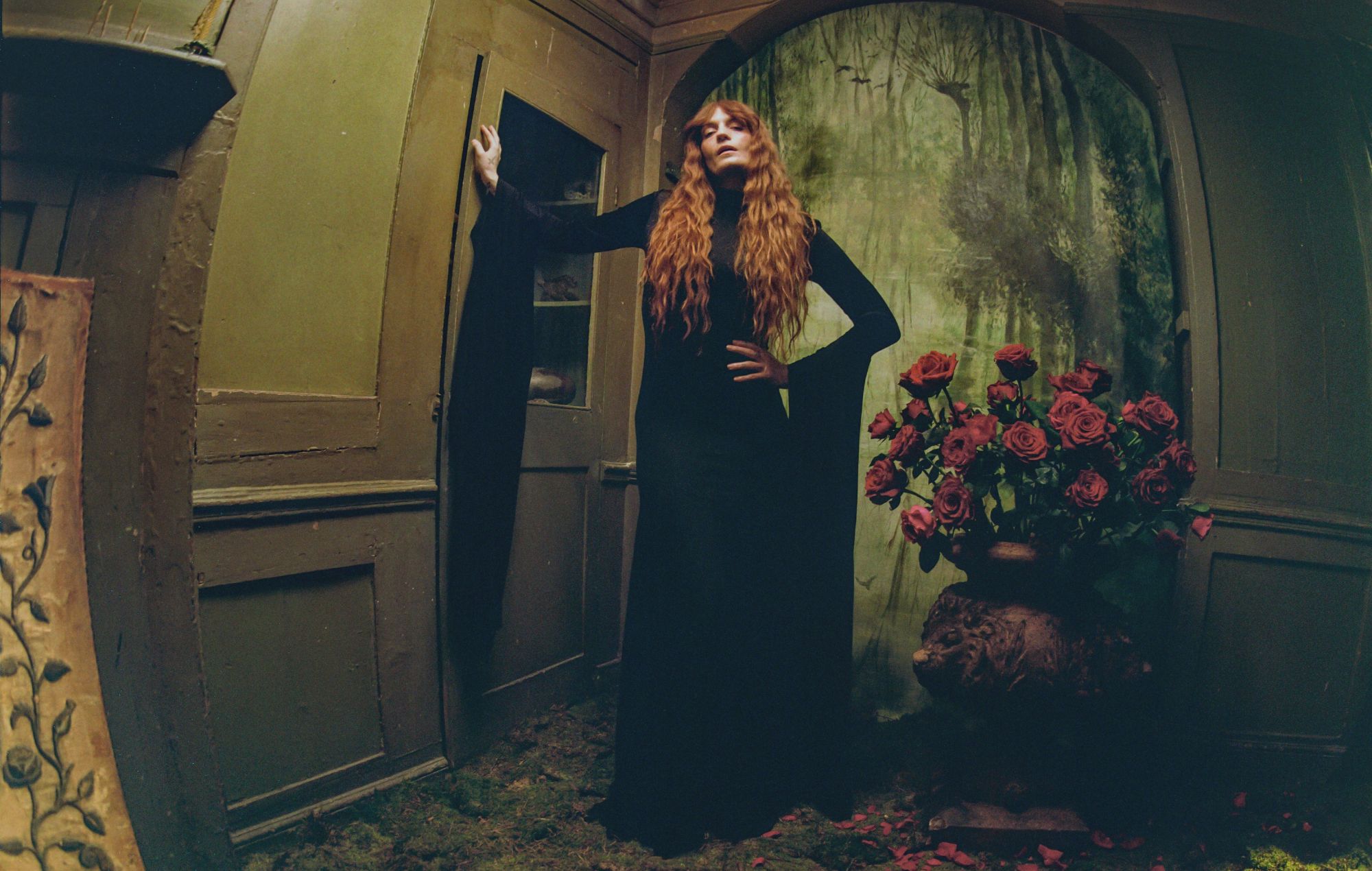 Florence + The Machine partage la piste de titre épique «Everybody Scream»