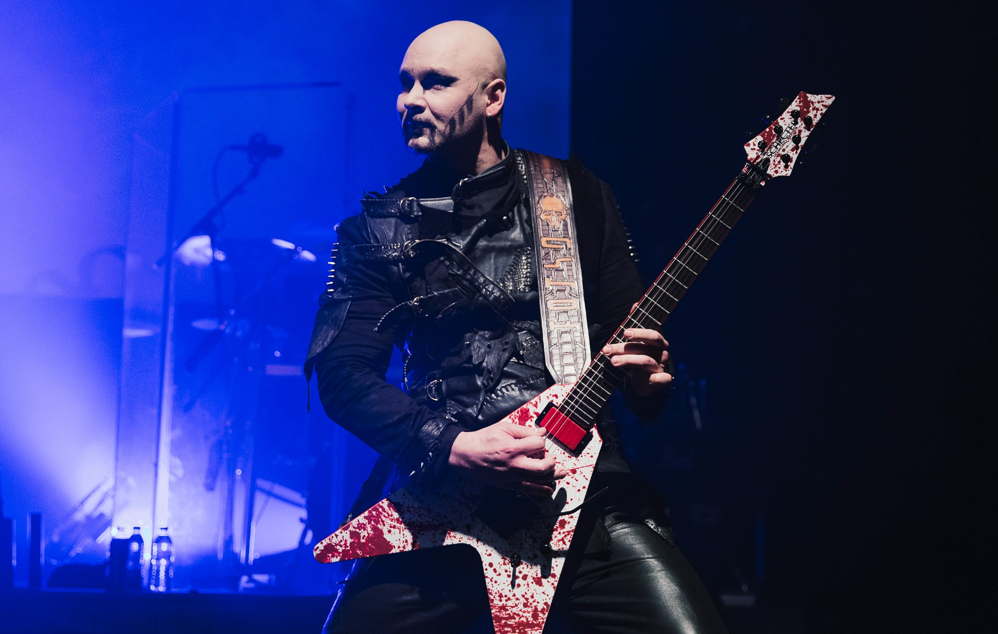 Cradle of Filth Fire Guitariste un jour après que sa femme quitte le groupe