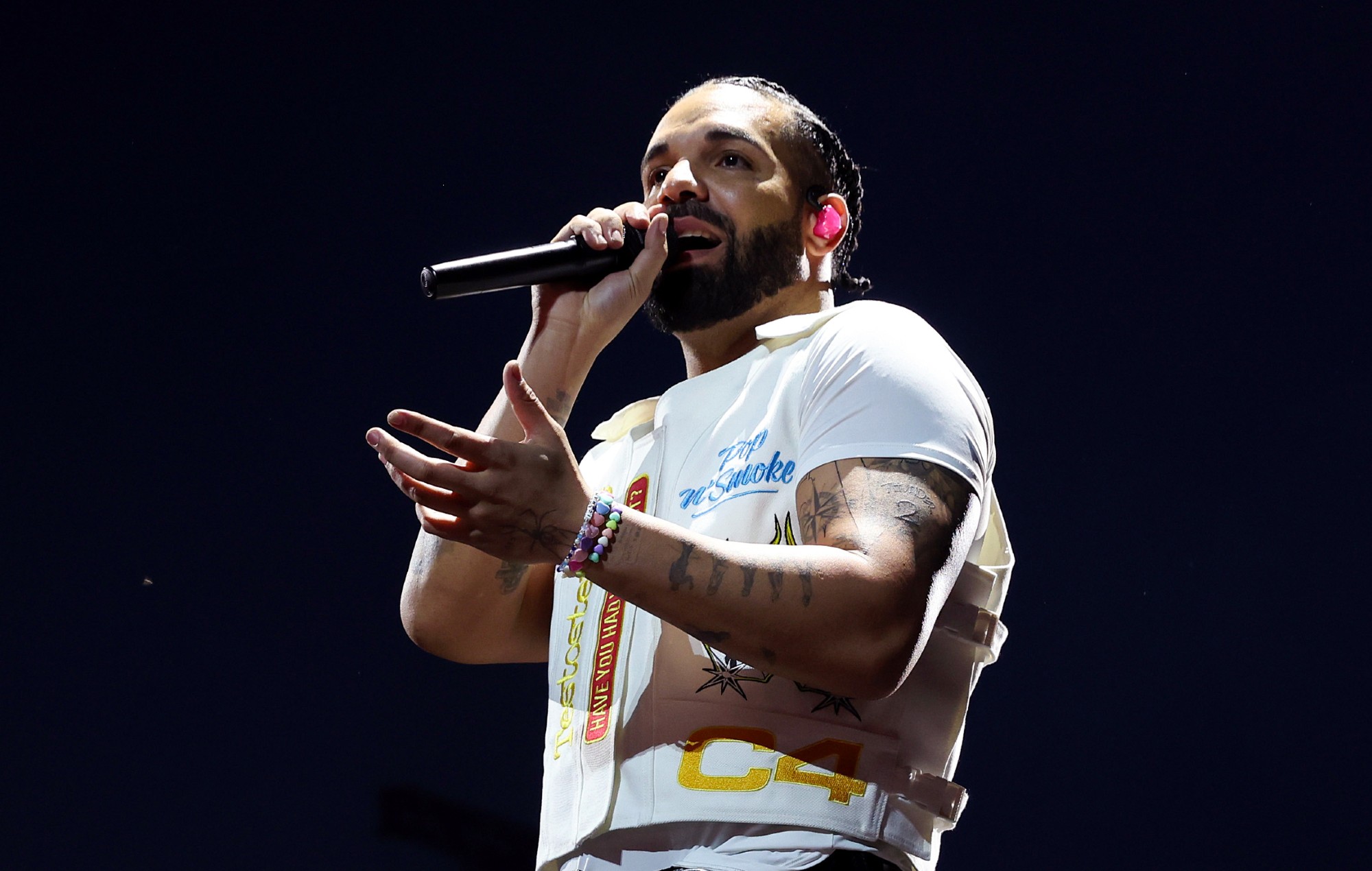 Drake et PartyNextdoor ont publié 19 clips musicaux sur le crowdsourced pour «Somebody Loves Me»