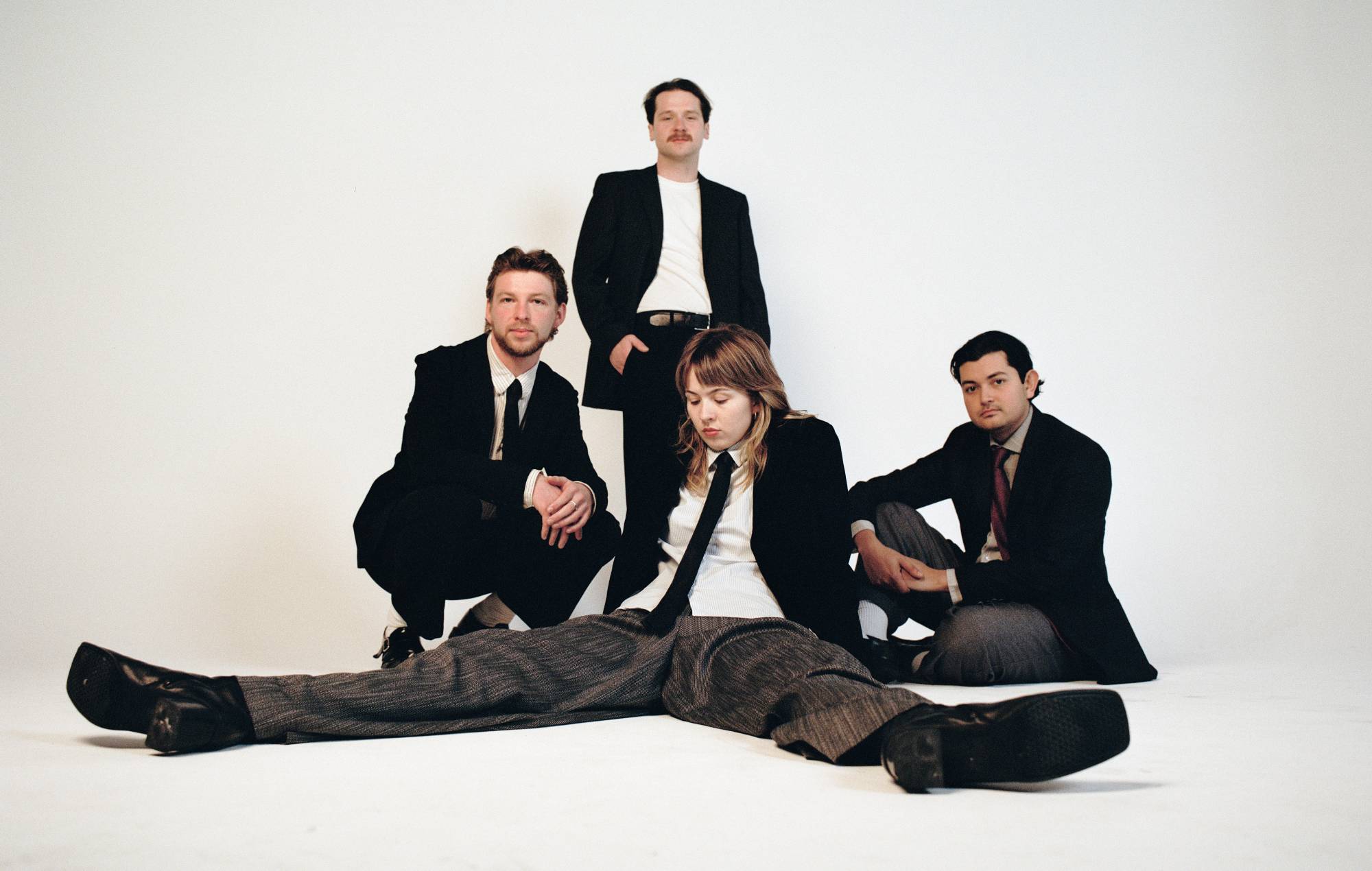 Les bombes à lèvres Belair annoncent le nouvel album «Again», partagez le nouveau single scintillant «Hey You»