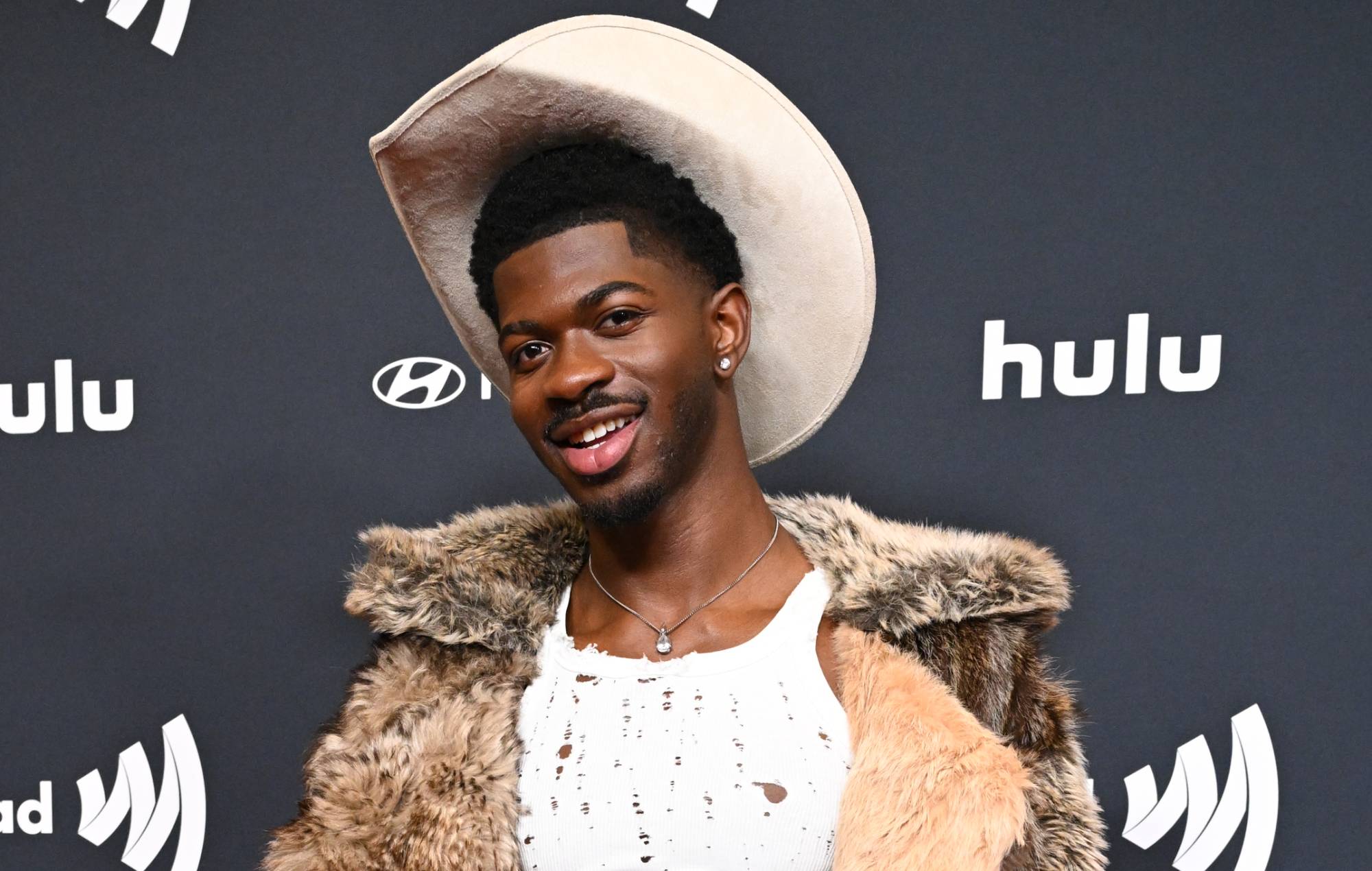 Lil Nas X a hospitalisé pour une éventuelle surdose après avoir accusé des policiers à Los Angeles