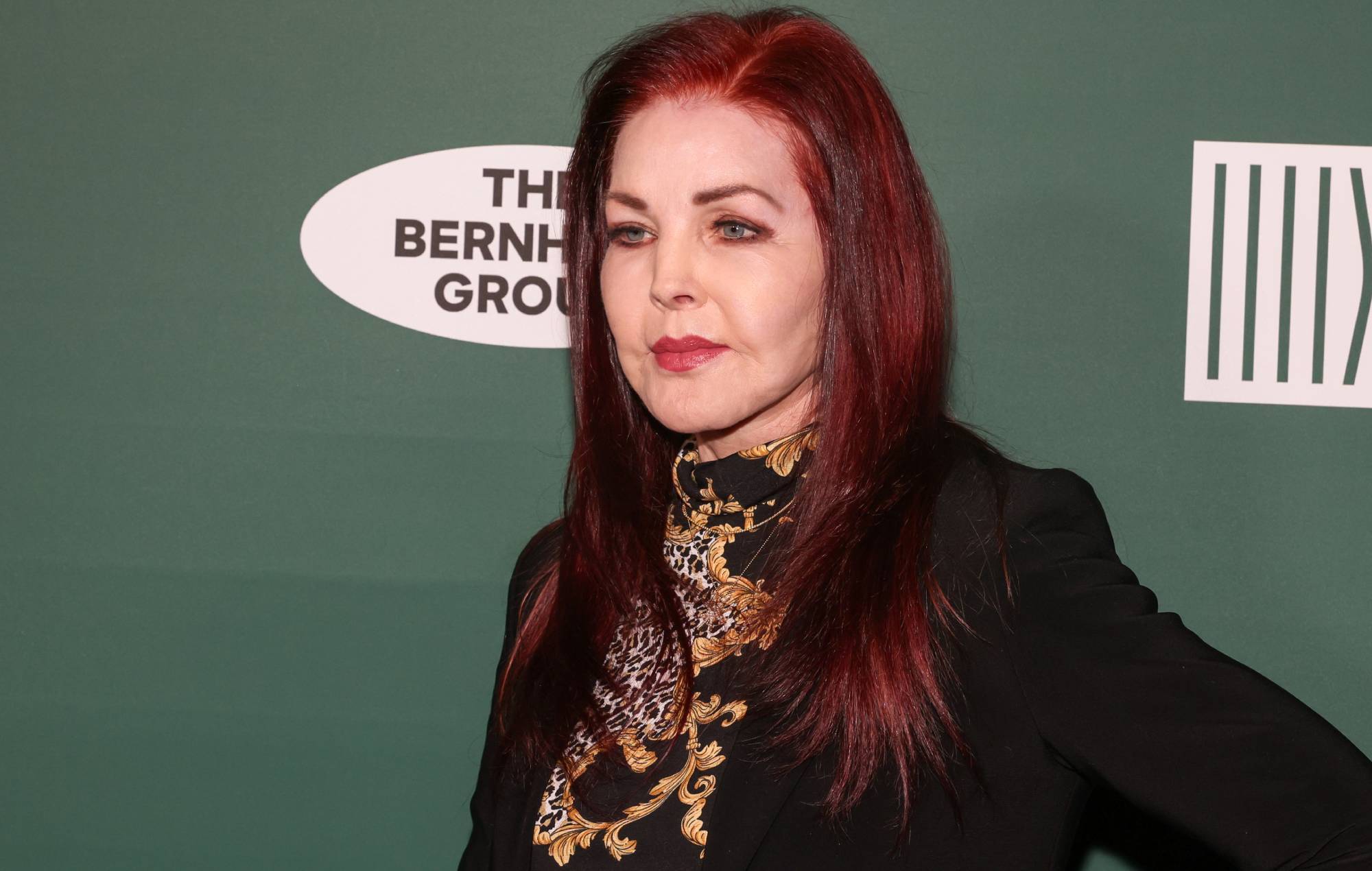 Priscilla Presley a poursuivi pour 50 millions de dollars par des associés de vieilles affaires qu'elle a accusés de maltraitance des personnes âgées