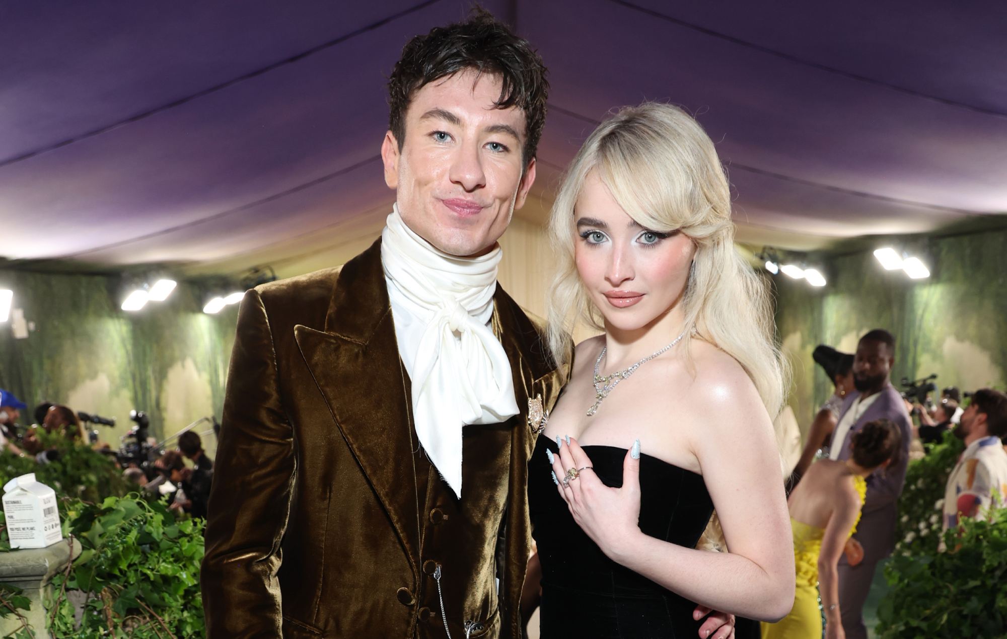Sabrina Carpenter sur si elle se sent "mal" pour les fans "contrecoup" destinés à Barry Keoghan après la rupture