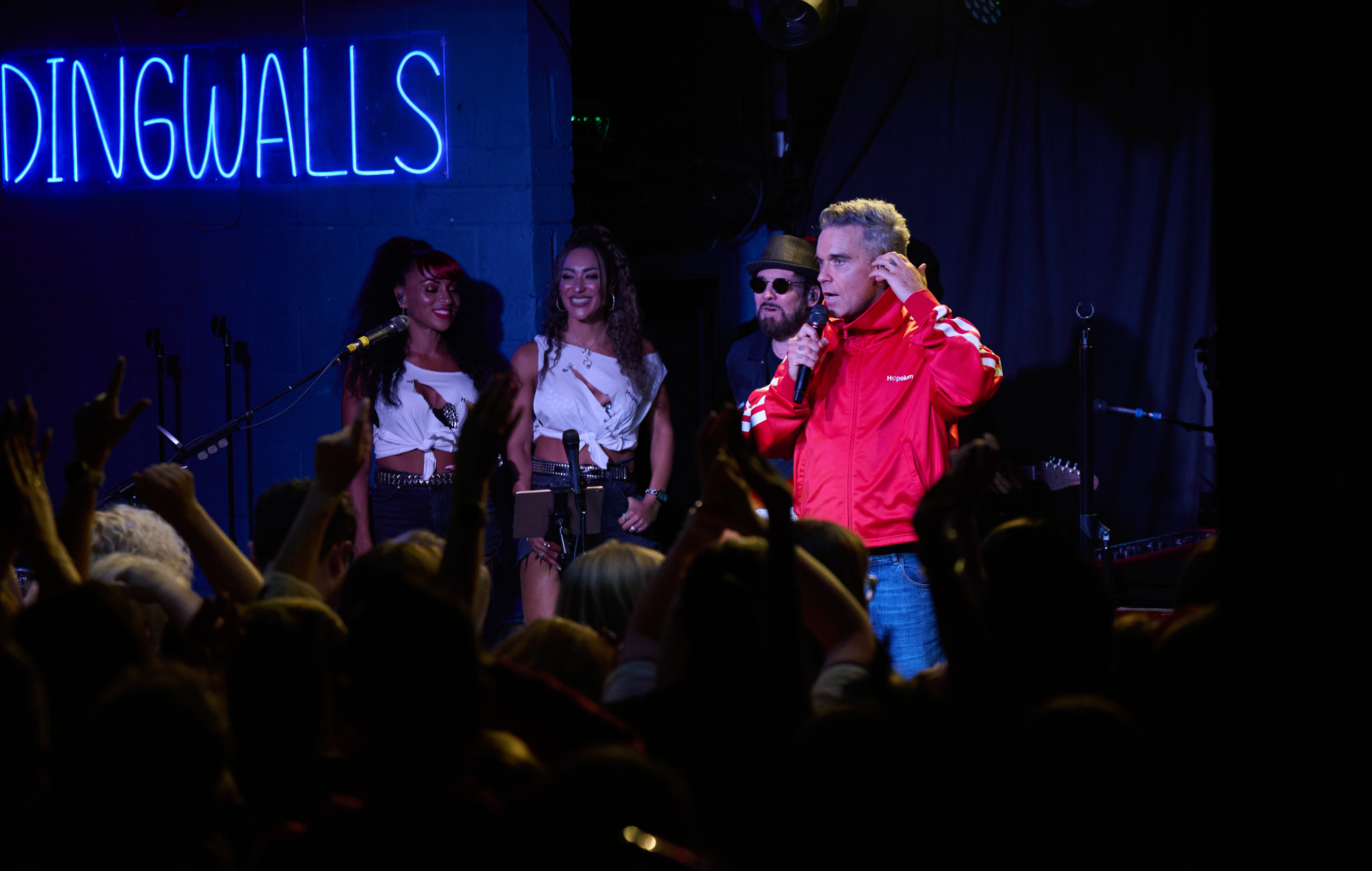 Robbie Williams en live sur scène à Dingwalls à Camden