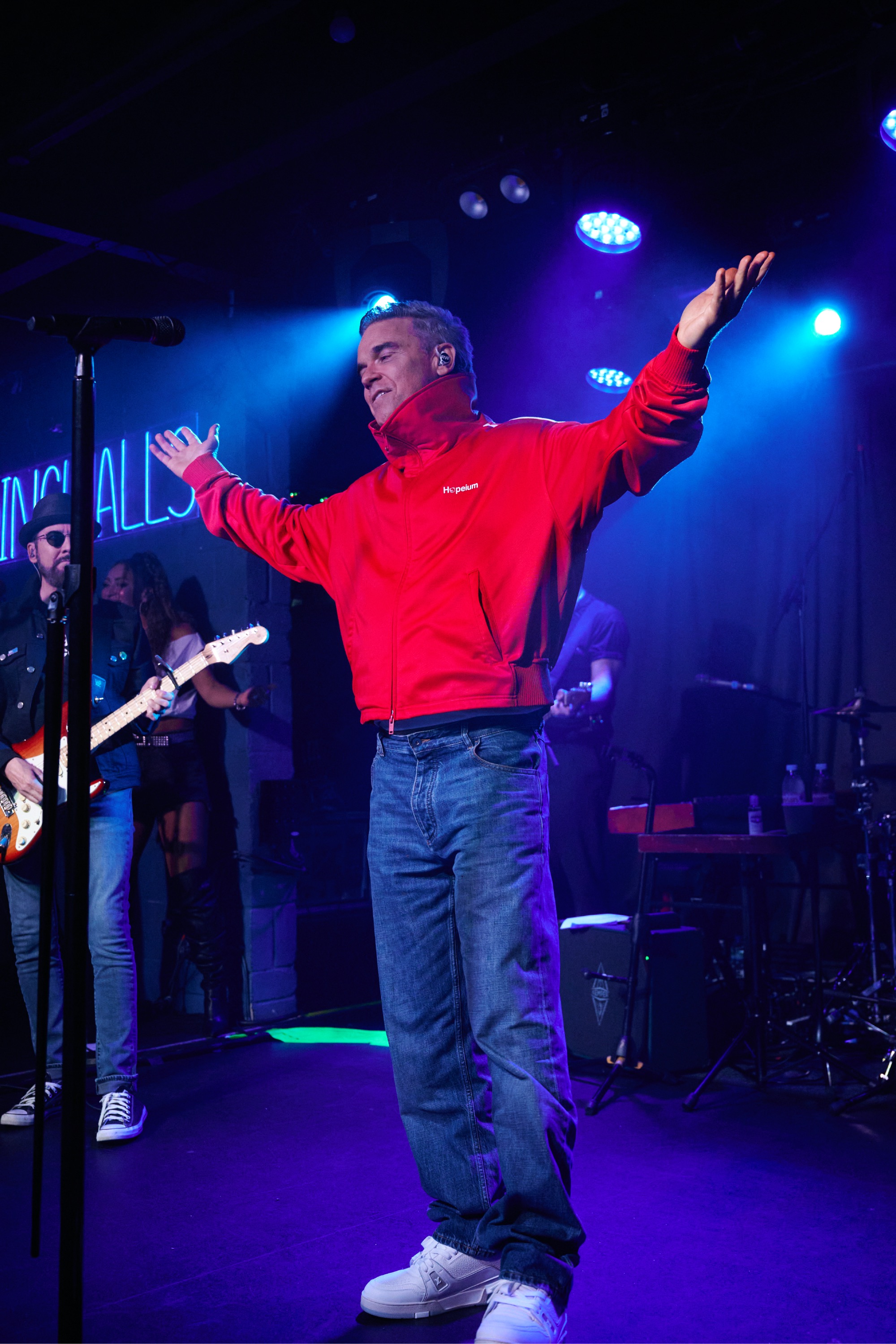 Robbie Williams en live sur scène à Dingwalls à Camden