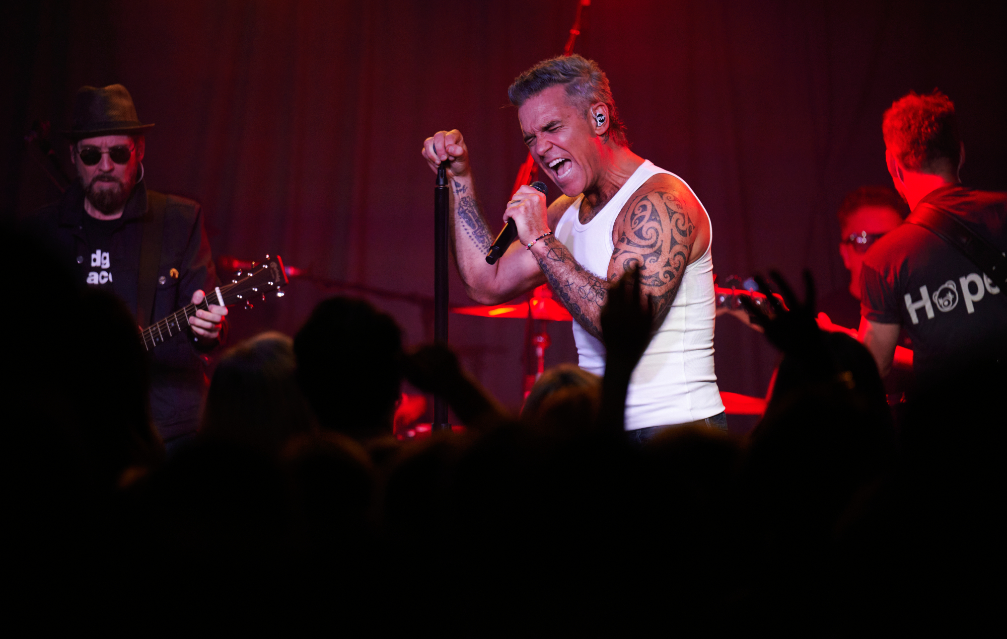 Robbie Williams en live sur scène à Dingwalls à Camden