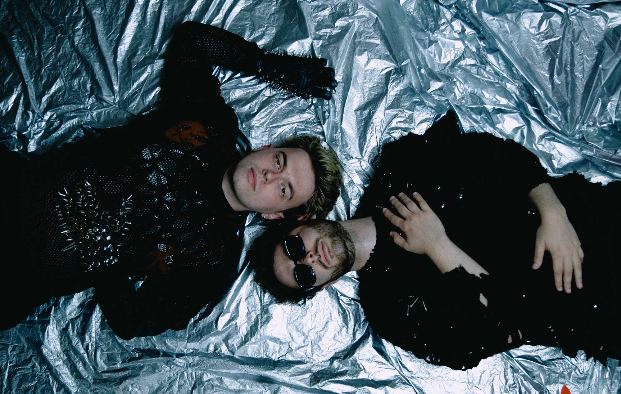 CHALK partage le single angoissant "Can't Feel It" et annonce la plus grande tournée au Royaume-Uni et en Irlande à ce jour