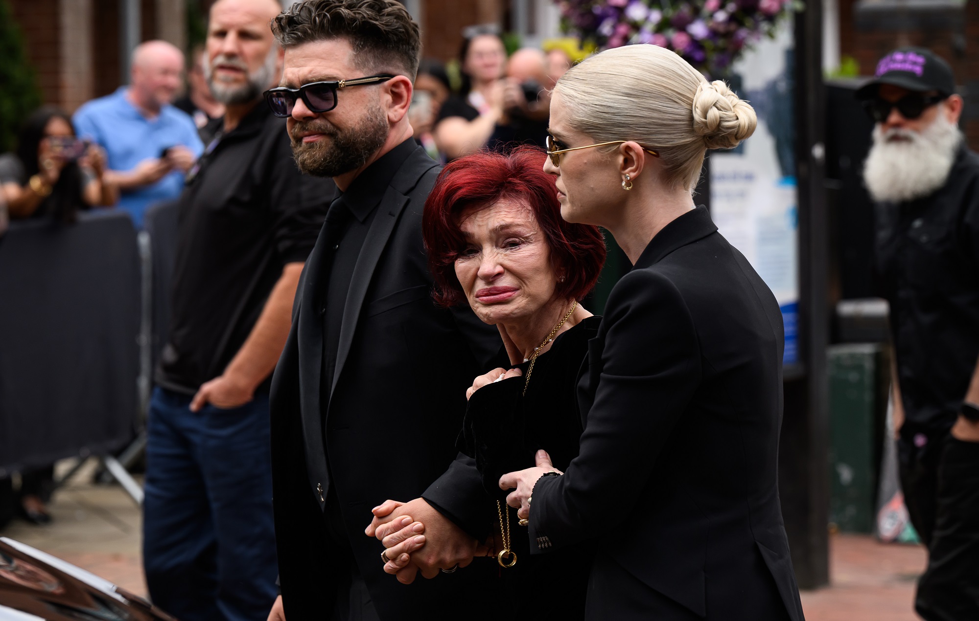 Les Osbournes ont critiqué Roger Waters en le qualifiant de « être humain triste, hors de propos, vieux, misérable et laid »