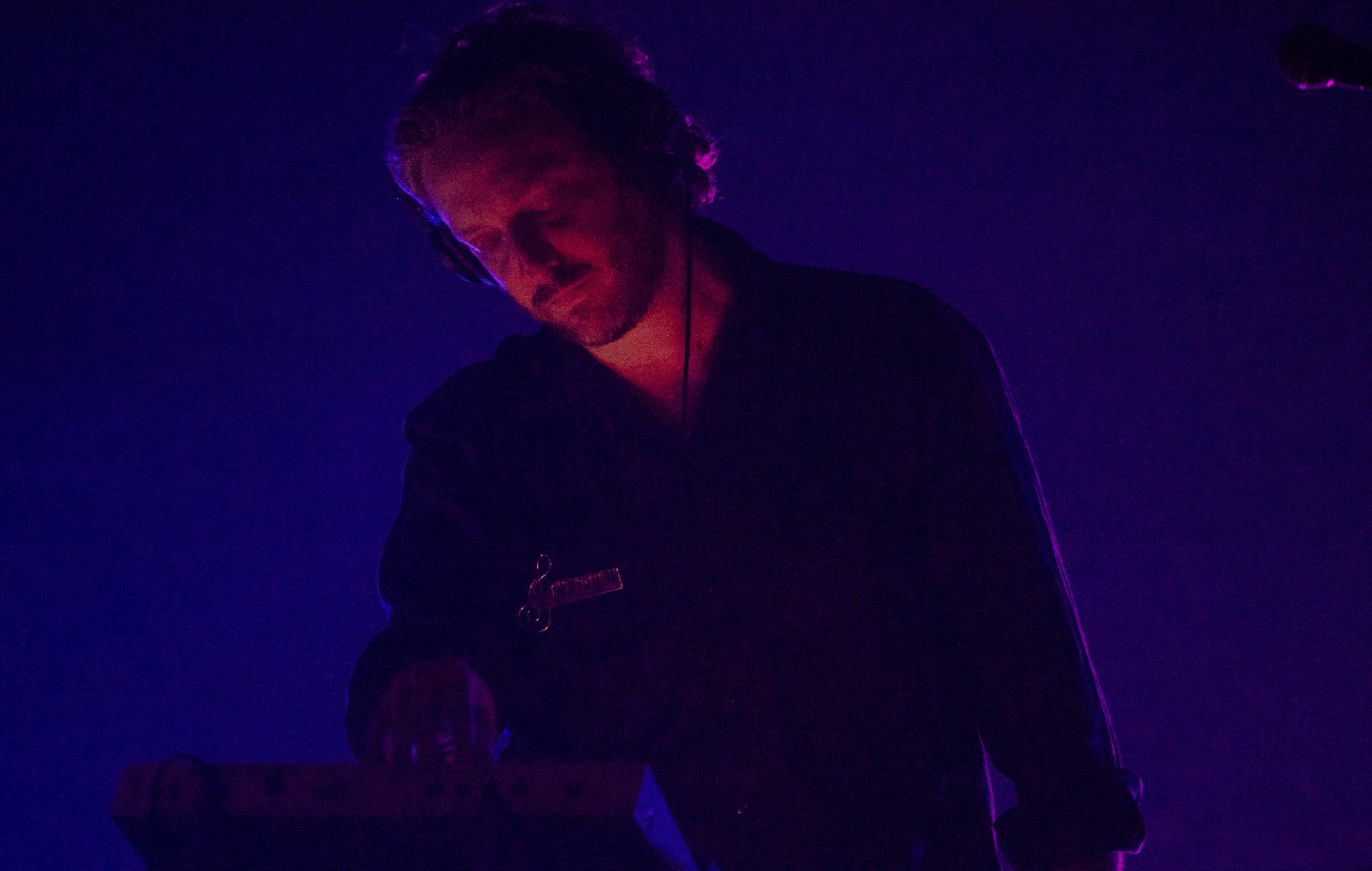Oneohtrix Point Never annonce une tournée européenne au printemps 2026