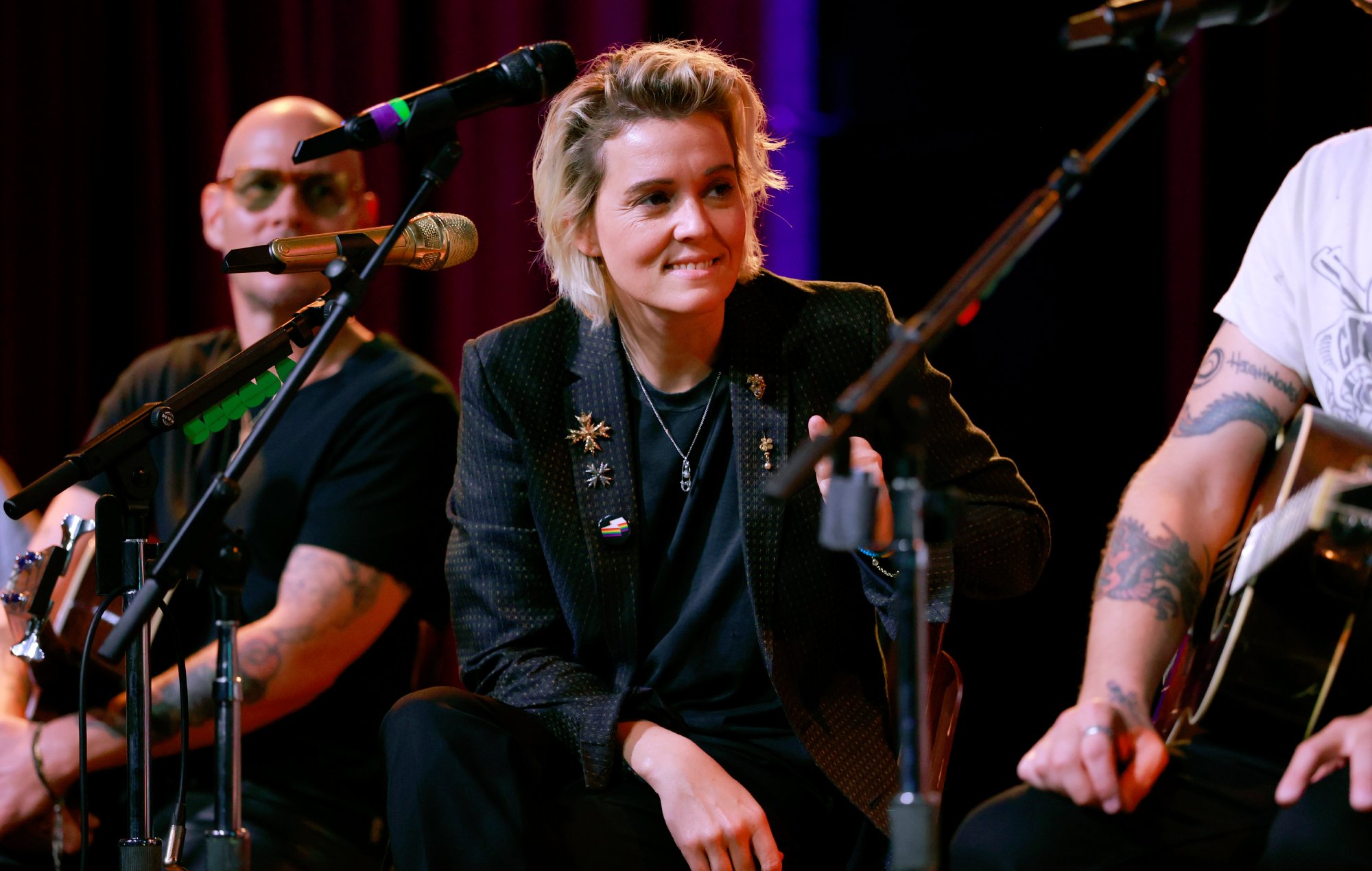 Regardez Brandi Carlile interpréter les morceaux « Returning To Myself » « Church & State » et « Human » sur « SNL »