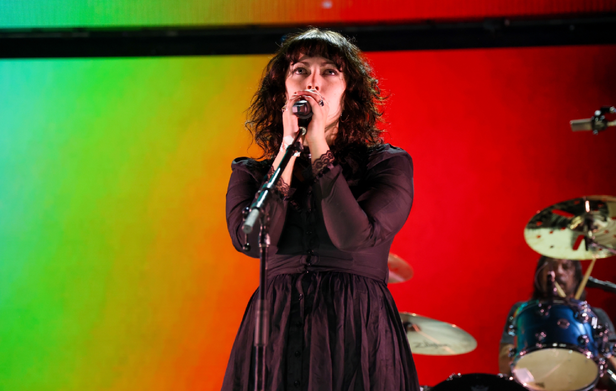 Écoutez le premier single solo percutant de Violet Grohl, « THUM »