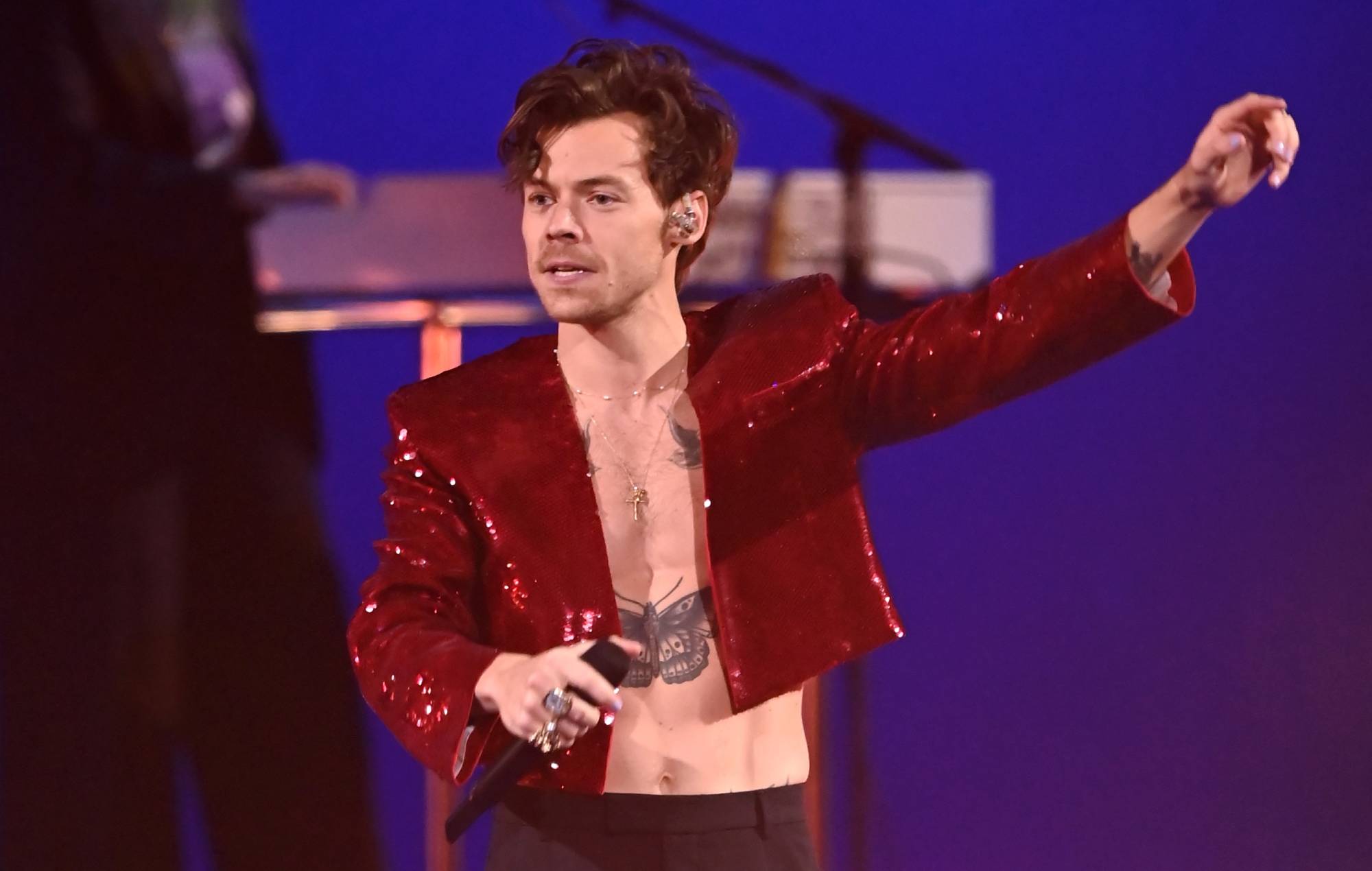 Harry Styles partage une vidéo surprise d'une ballade instrumentale au piano du spectacle final de 2023