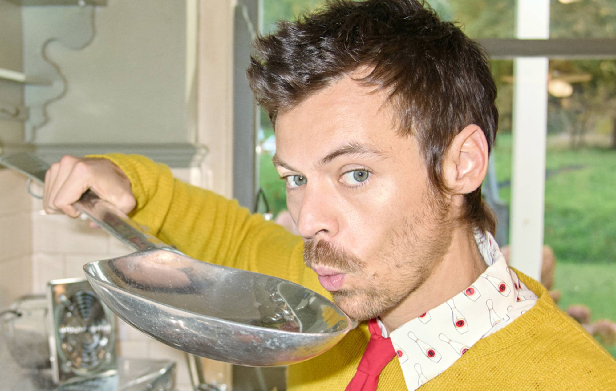 Harry Styles dit qu'il avait besoin de « retomber amoureux de la musique » après avoir pris trois ans de congé