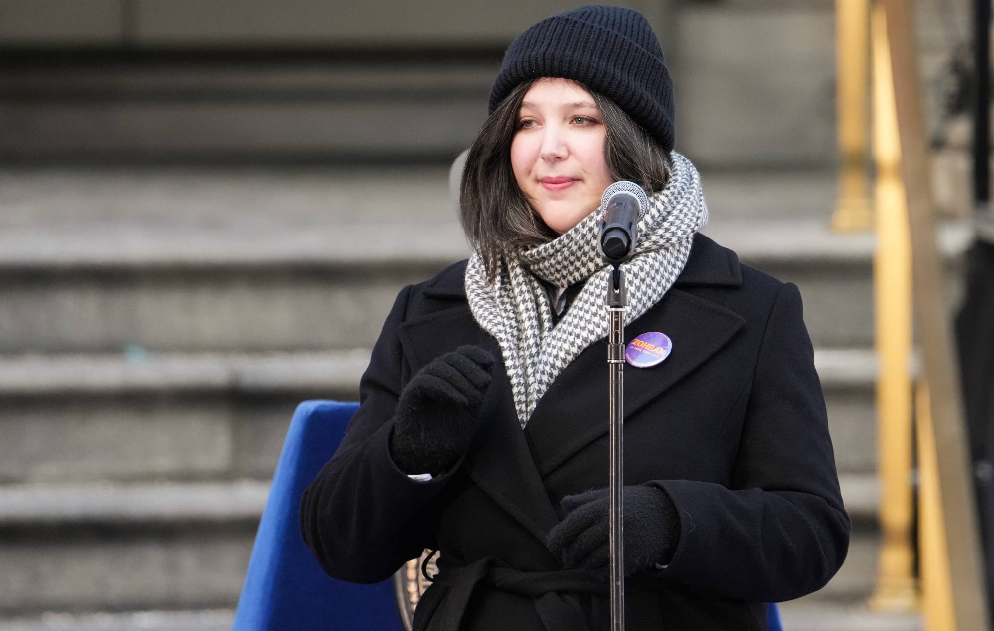 Regardez Lucy Dacus interpréter "Bread And Roses" lors de l'investiture du maire de Zohran Mamdani