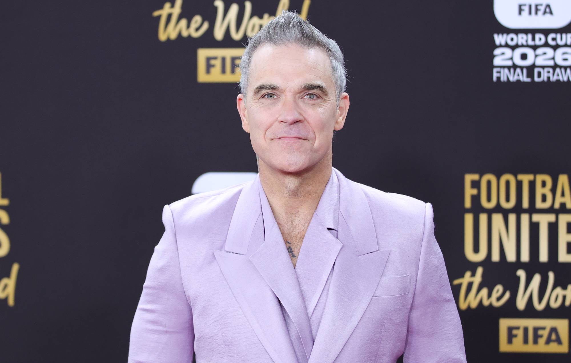 Robbie Williams se dit "Bruce Wayne à Los Angeles et Batman partout ailleurs"